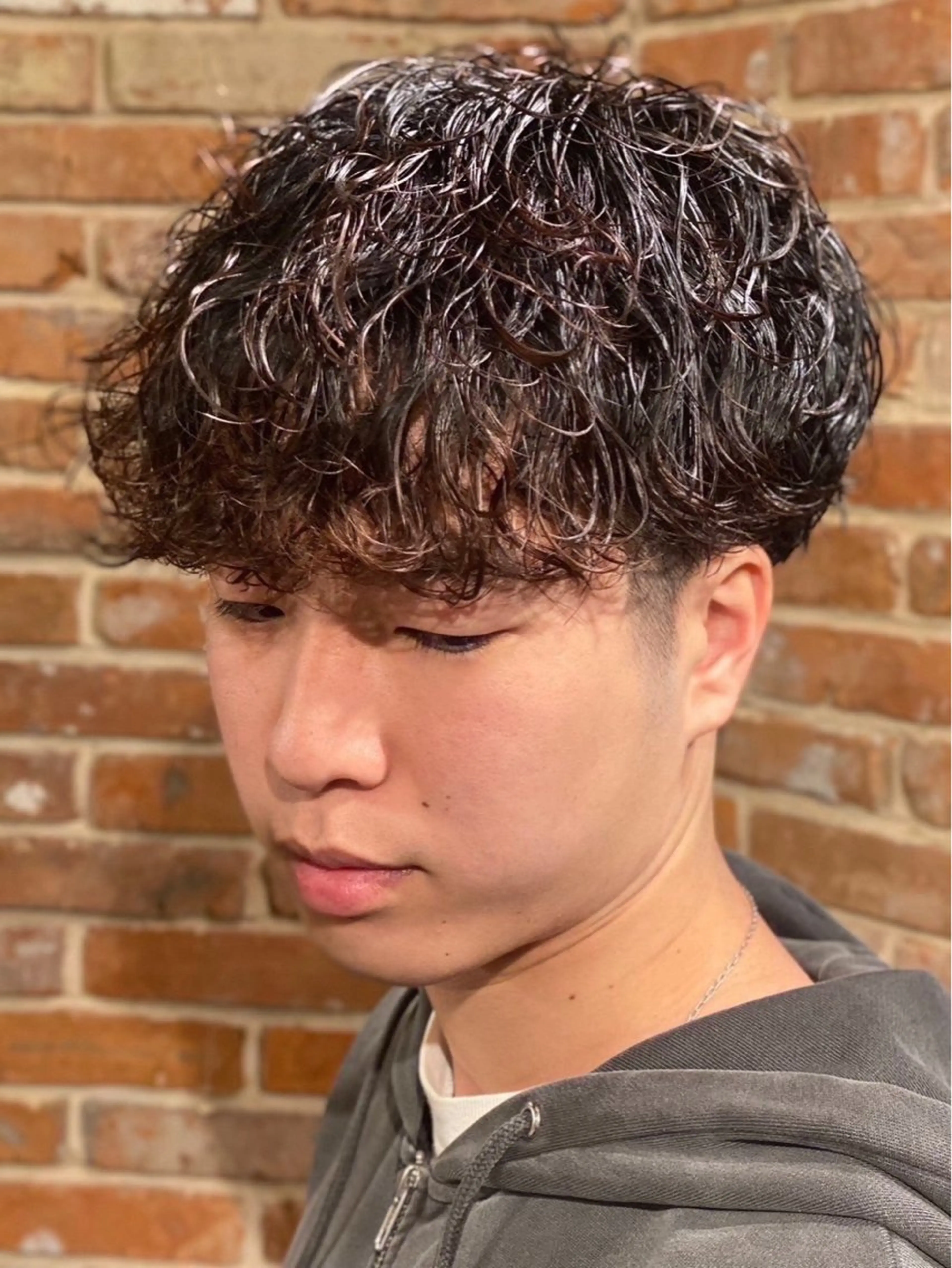 ミディアム カット パーマ 佐々木 健吾のヘアスタイル