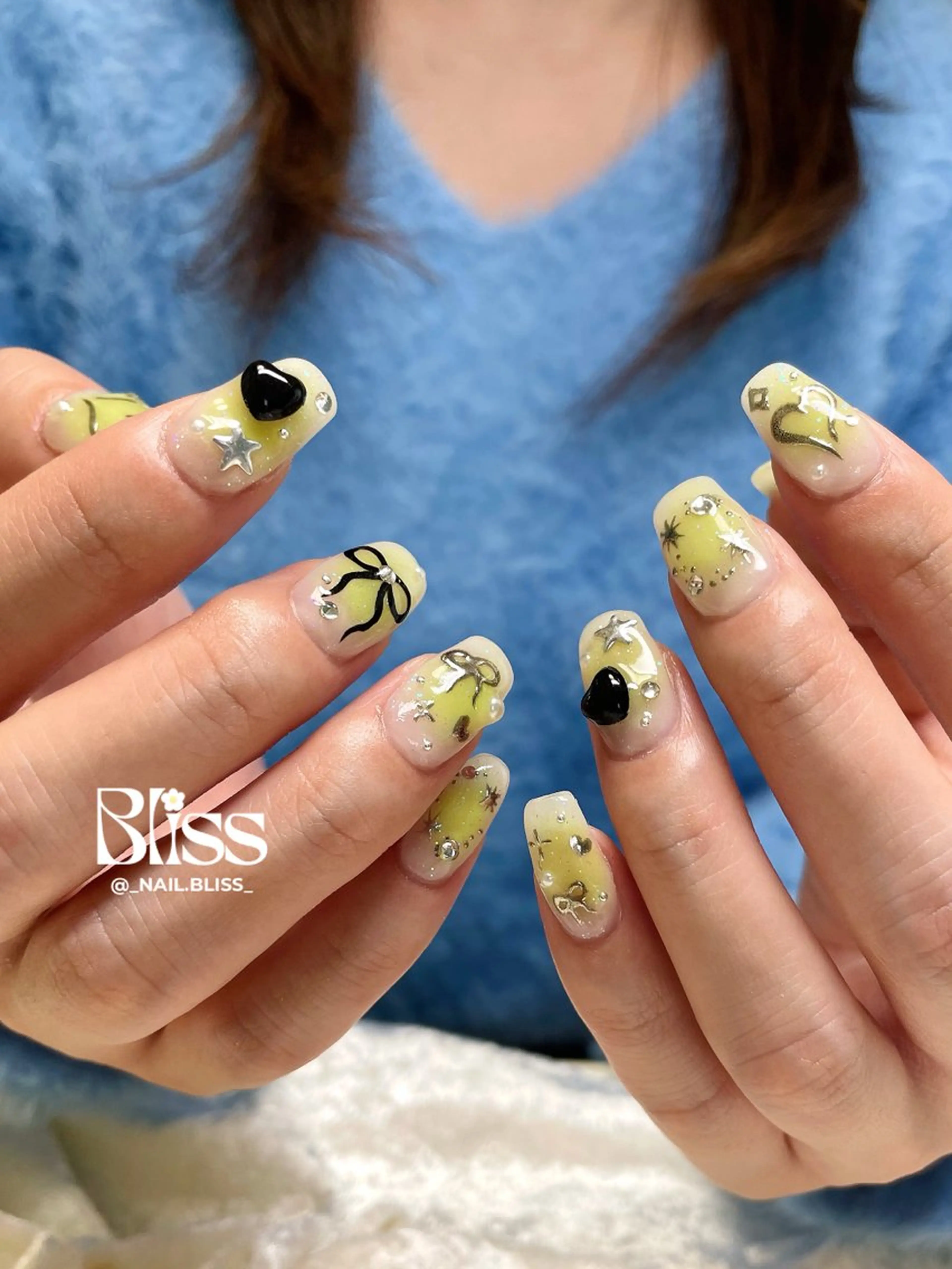 ネイル チークネイル ミラーネイル 持ち込み ハンドネイル NAIL BLISSのネイルデザイン