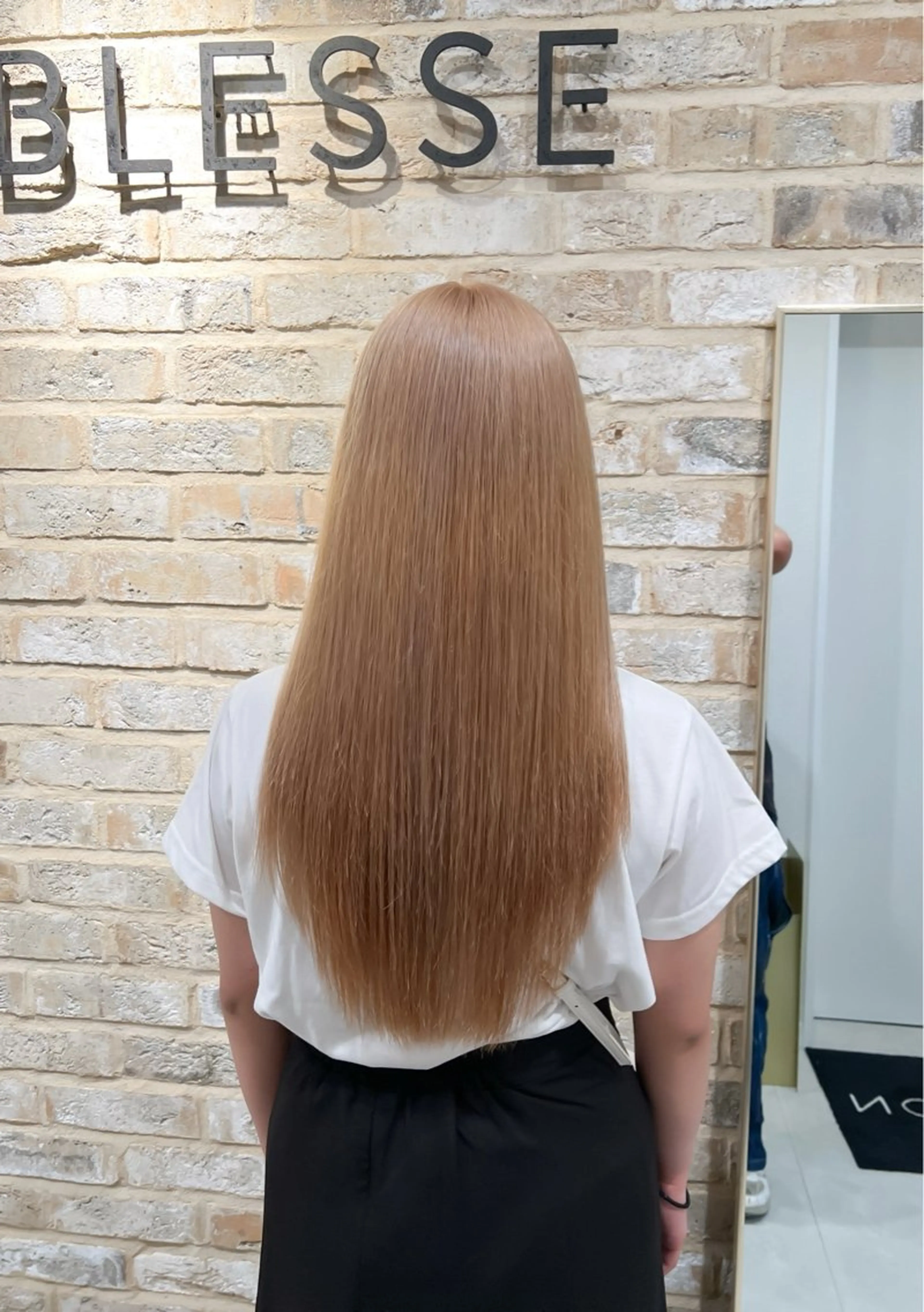 ロング カラー 和夢/メンズカット/ パーマ/ハイトーンのヘアスタイル