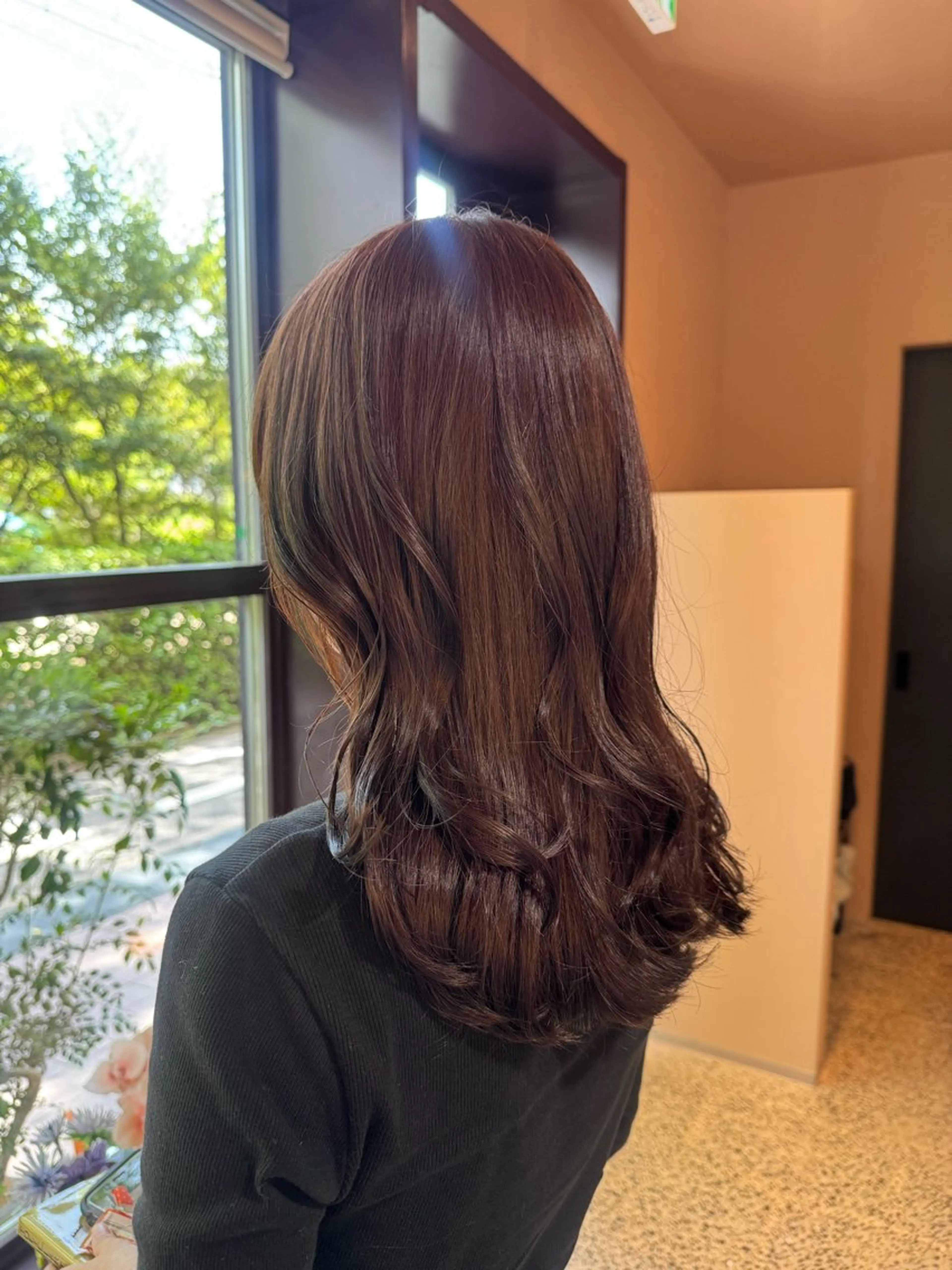 セミロング ヘアカラー 【YOKE】　西田 乃那のヘアスタイル