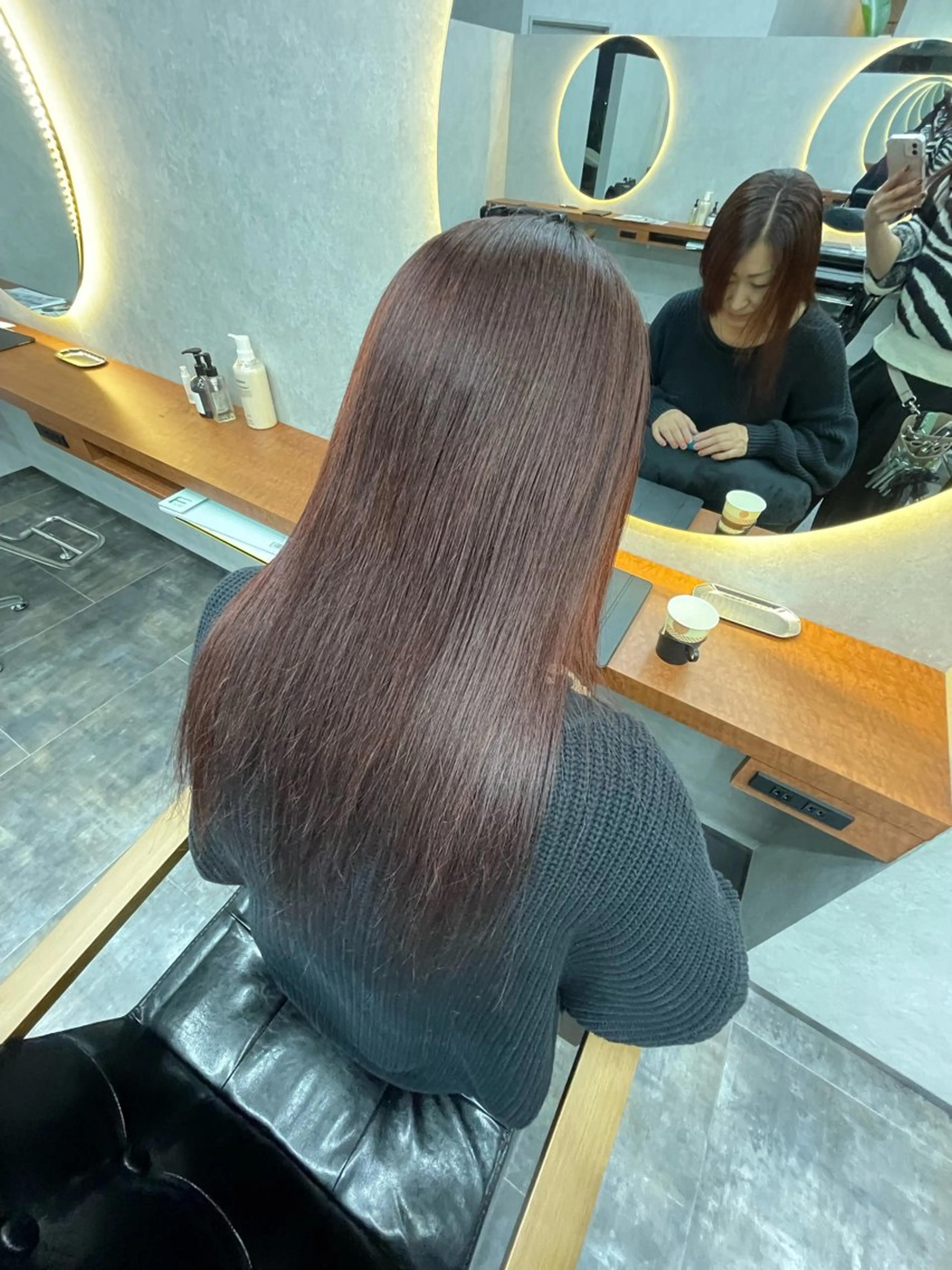 セミロング 佐藤 菜穂のヘアスタイル