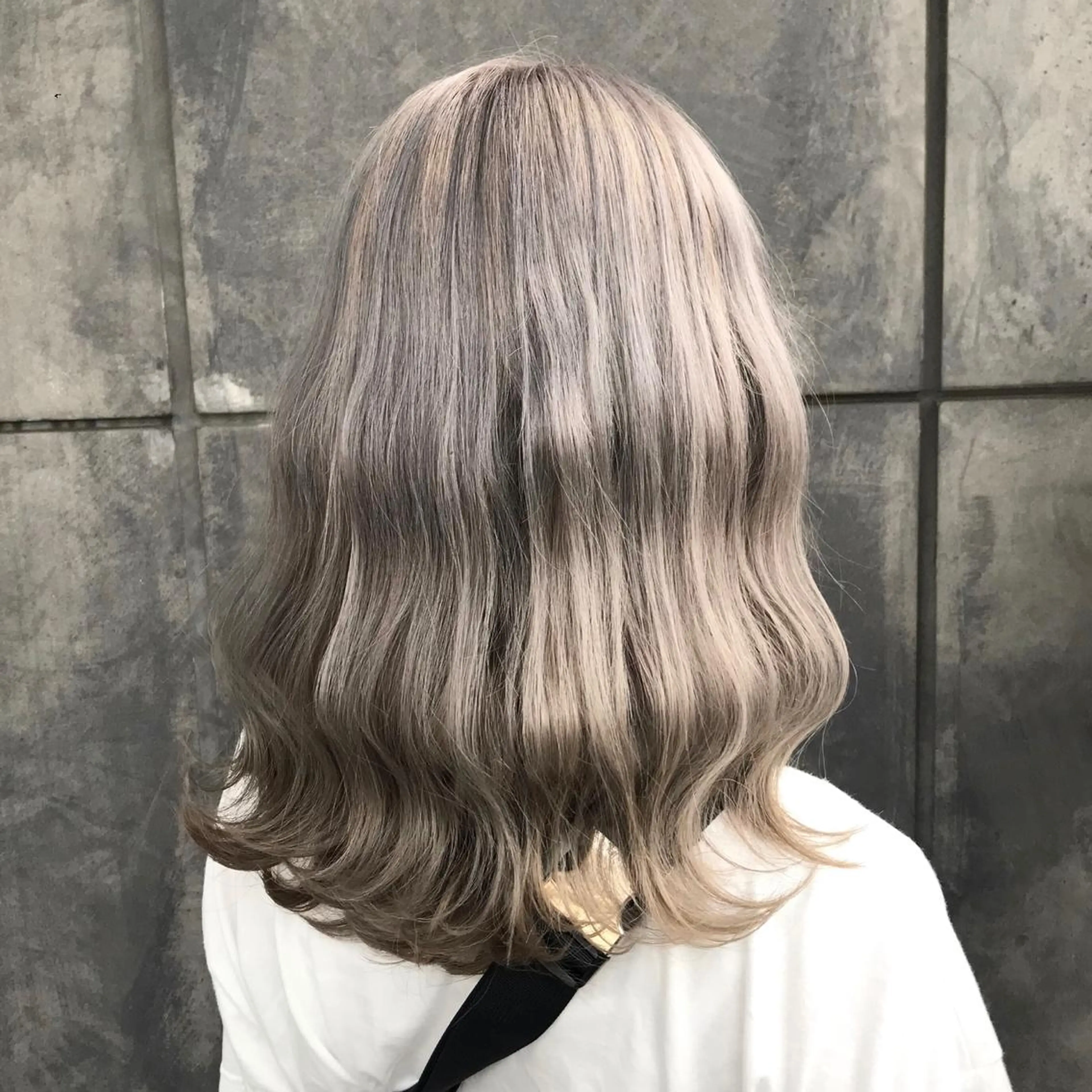 ミディアム カラー ブリーチ タンバルモリ ヨシンモリ ムルギョル巻き 韓国風ヘア K-POP好き美容師 🇰🇷Kai.Yのヘアスタイル