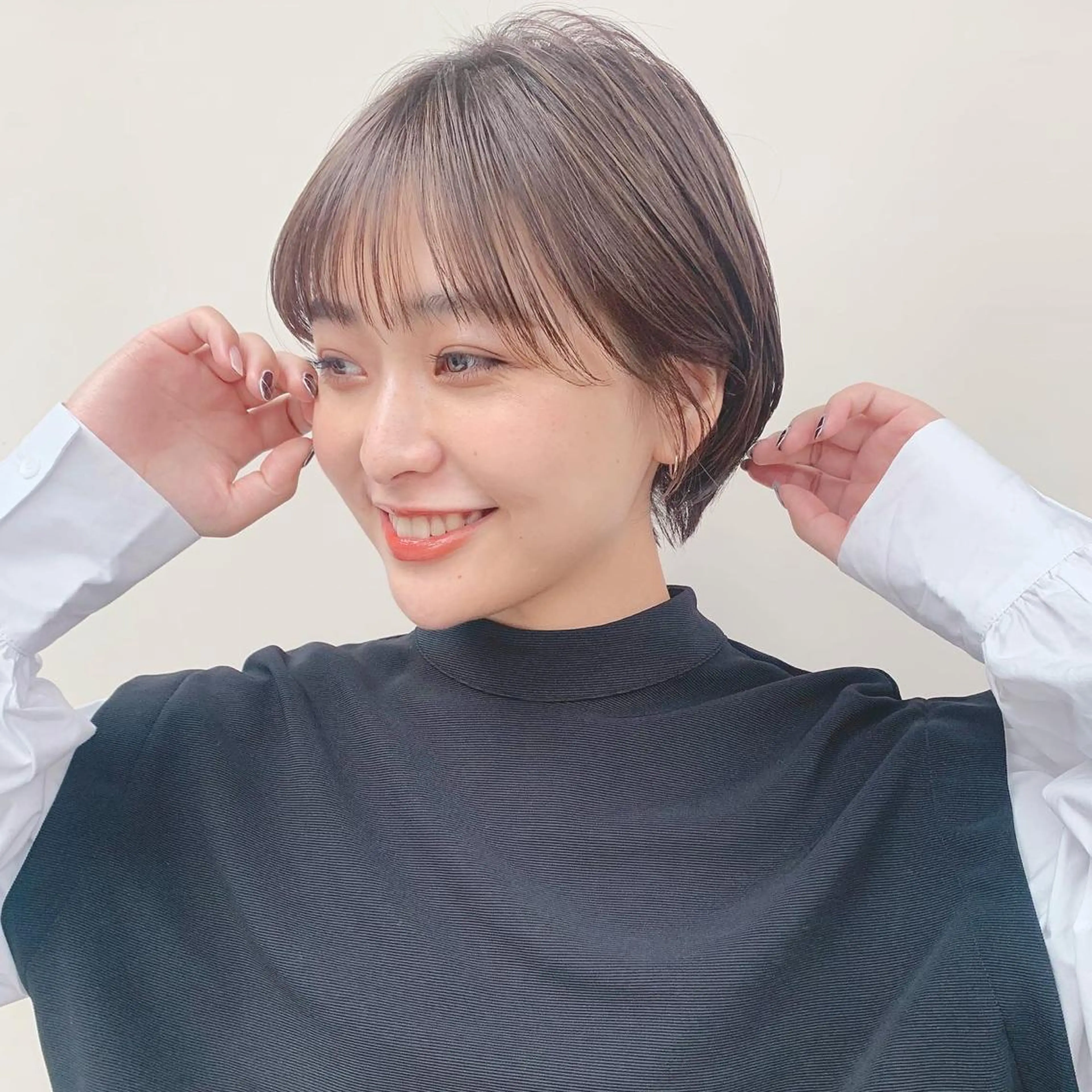 ショート カラー 丸みショート ベージュカラー ショートヘア 🌱小顔ヘア/ボブ ミディアム/双葉🌱のヘアスタイル