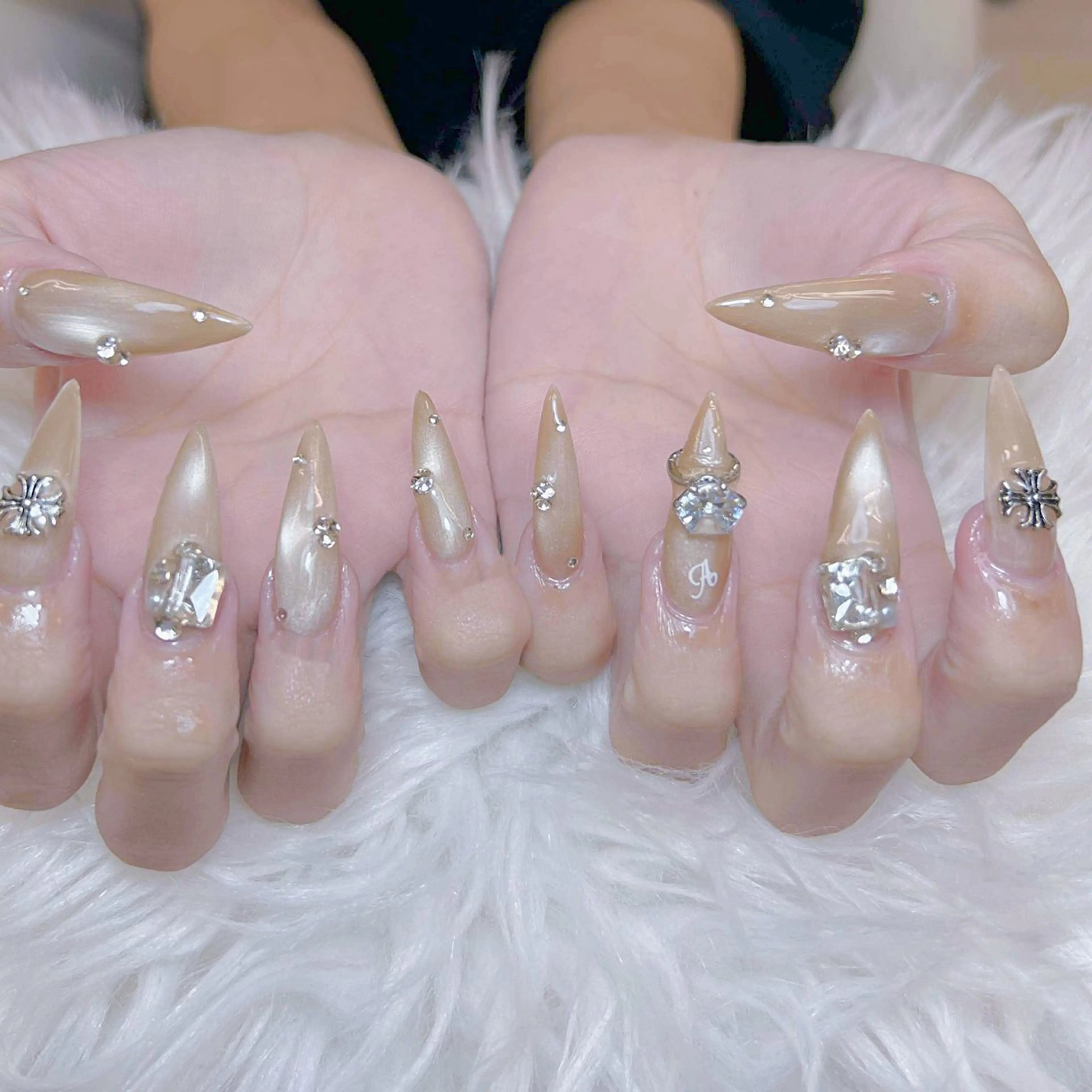 ネイル チークネイル 長さ出し フレンチネイル ジェルネイル ガラスフレンチ ハンドネイル anh nail anne🤍のネイルデザイン