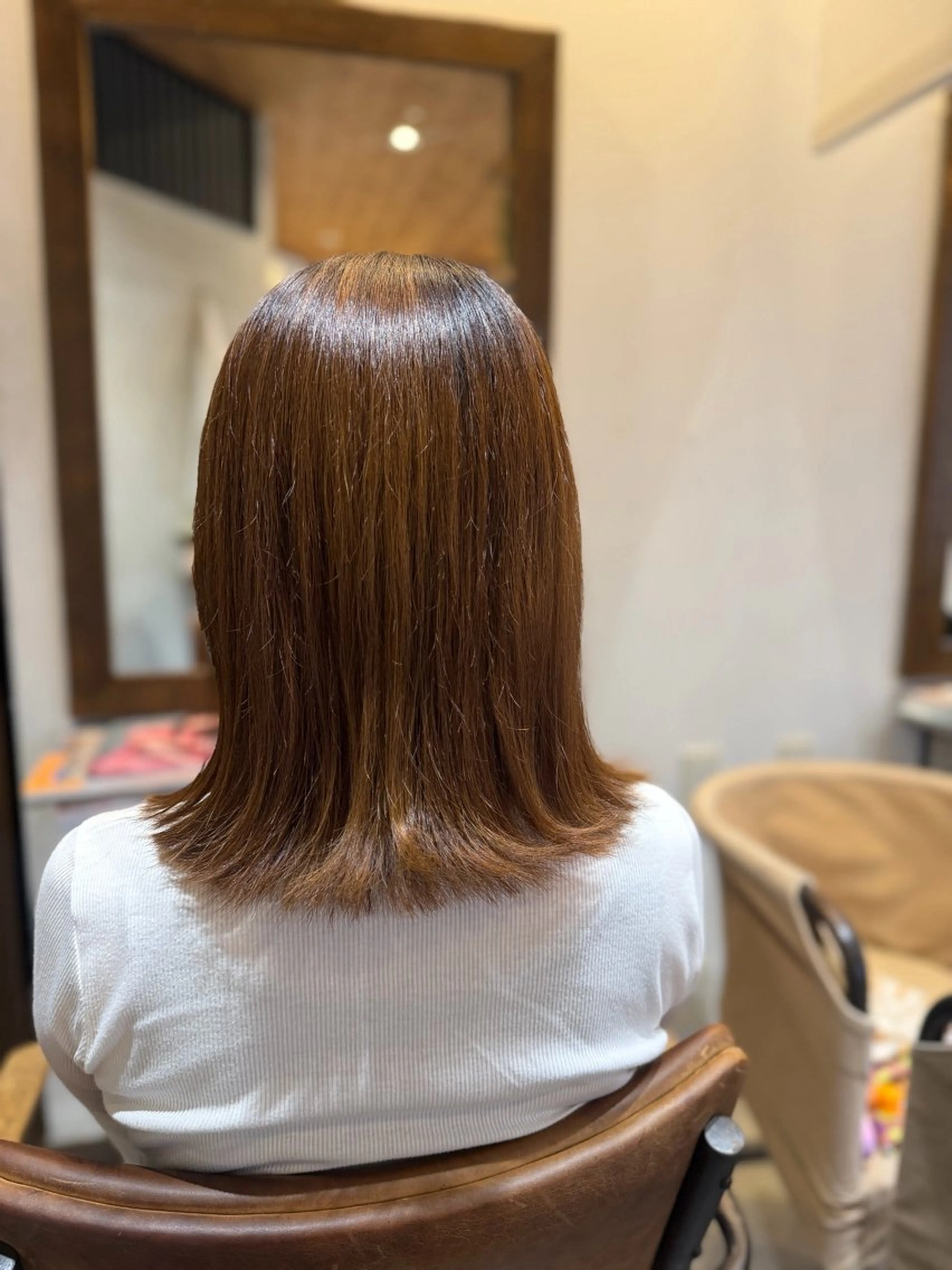 ミディアム YUKI .のヘアスタイル