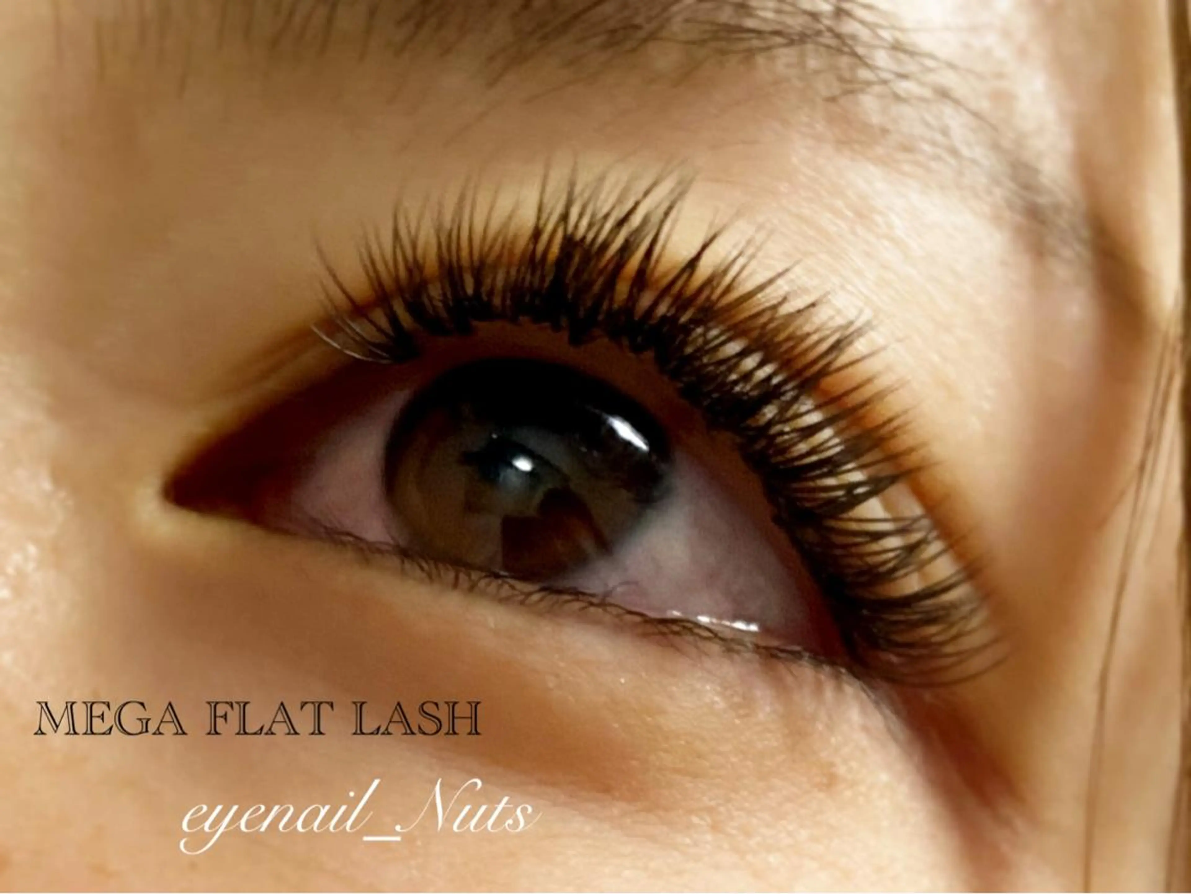 マツエク・マツパ 土居 夏美/束感マツエクのマツエク・マツパデザイン