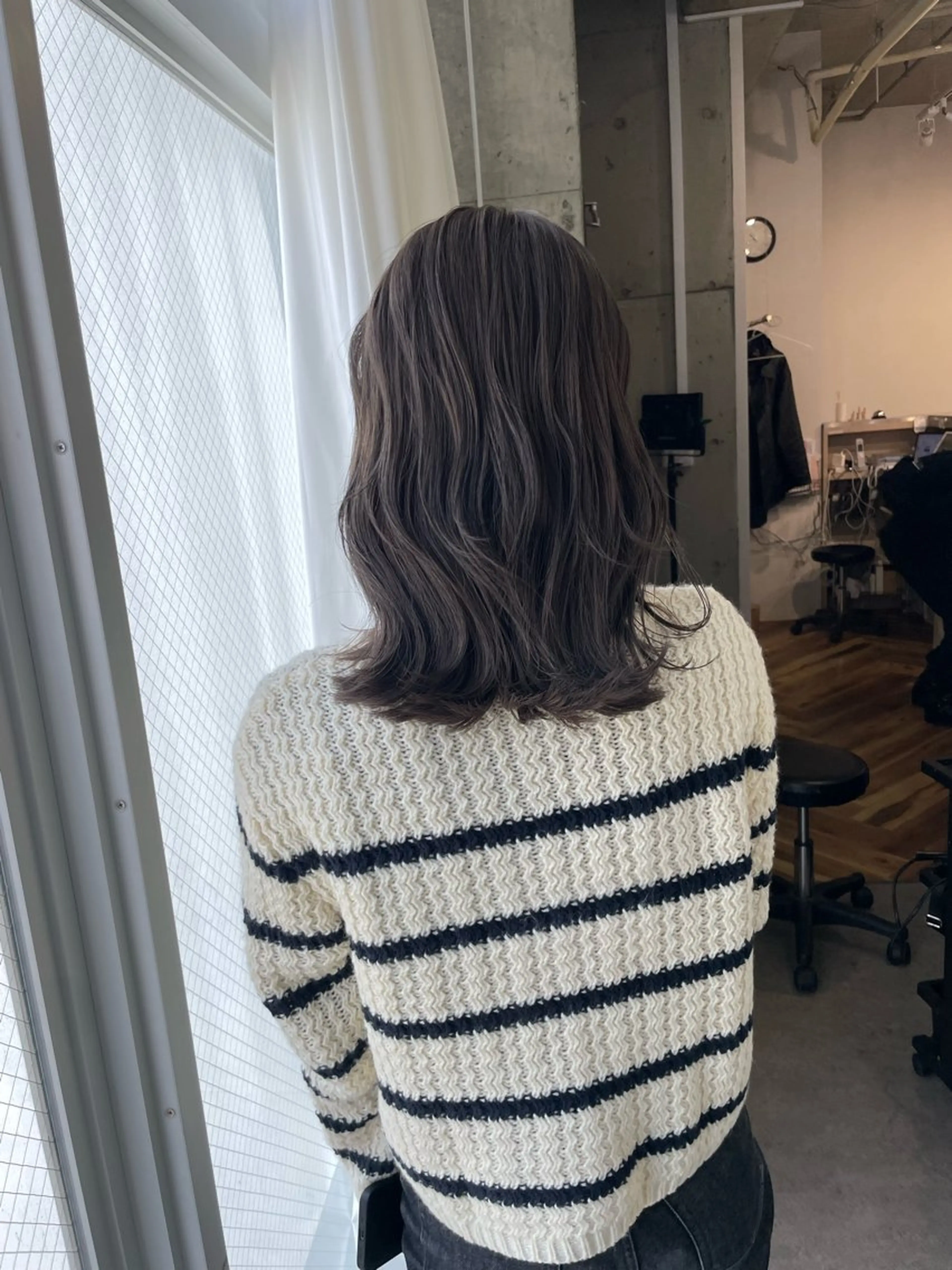 ミディアム 有人/バレイヤージュ /シャドールーツのヘアスタイル