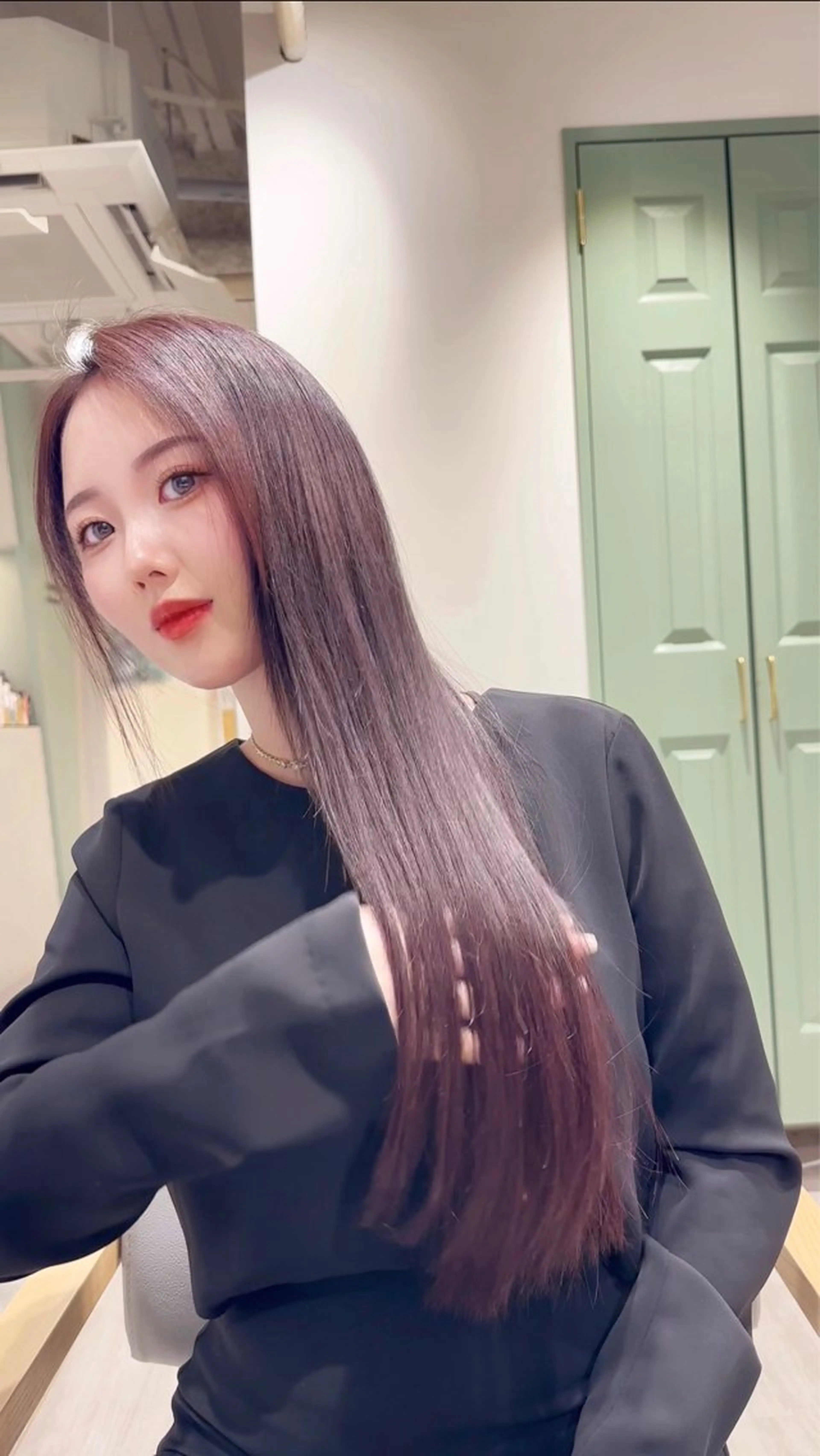 ロングヘア限定　髪質改善美髪カラー＋トリートメントの写真