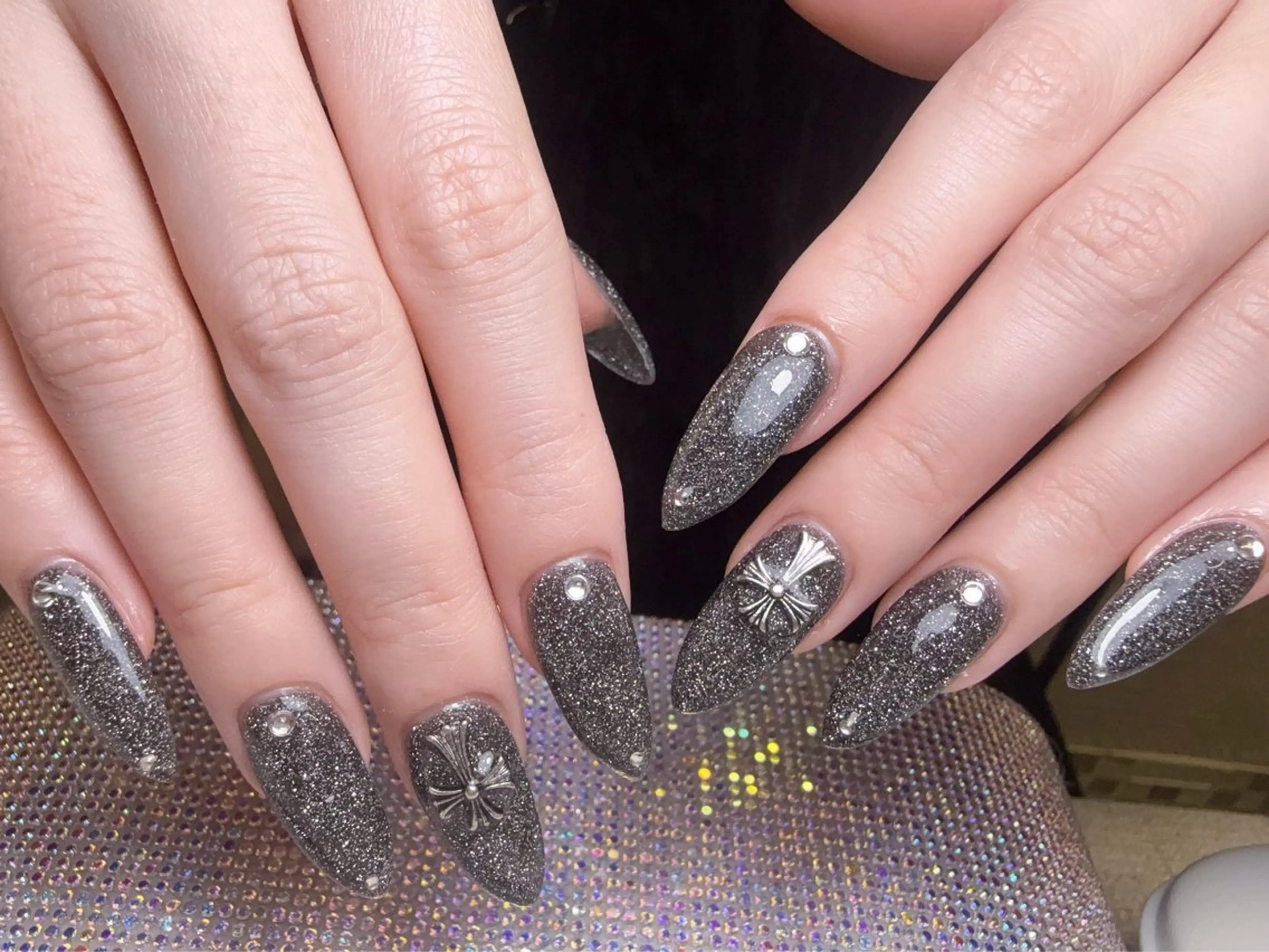 ネイル オーロラネイル 長さ出し フレンチネイル ジェルネイル ガラスフレンチ ハンドネイル Rela・S NAILのネイルデザイン