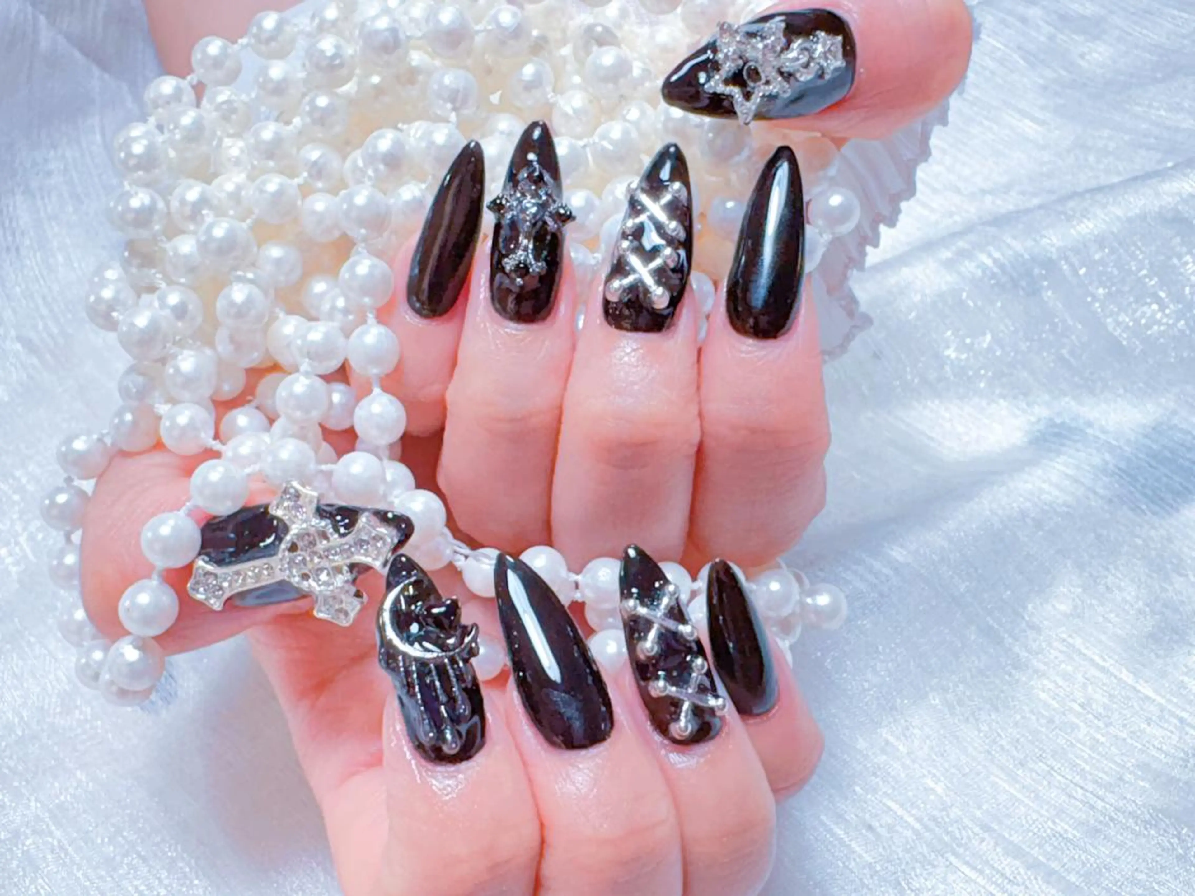 ネイル アートネイル オーロラネイル 長さ出し ガーリー キラキラネイル ハンドネイル 🦋久川 晴子🦋のネイルデザイン