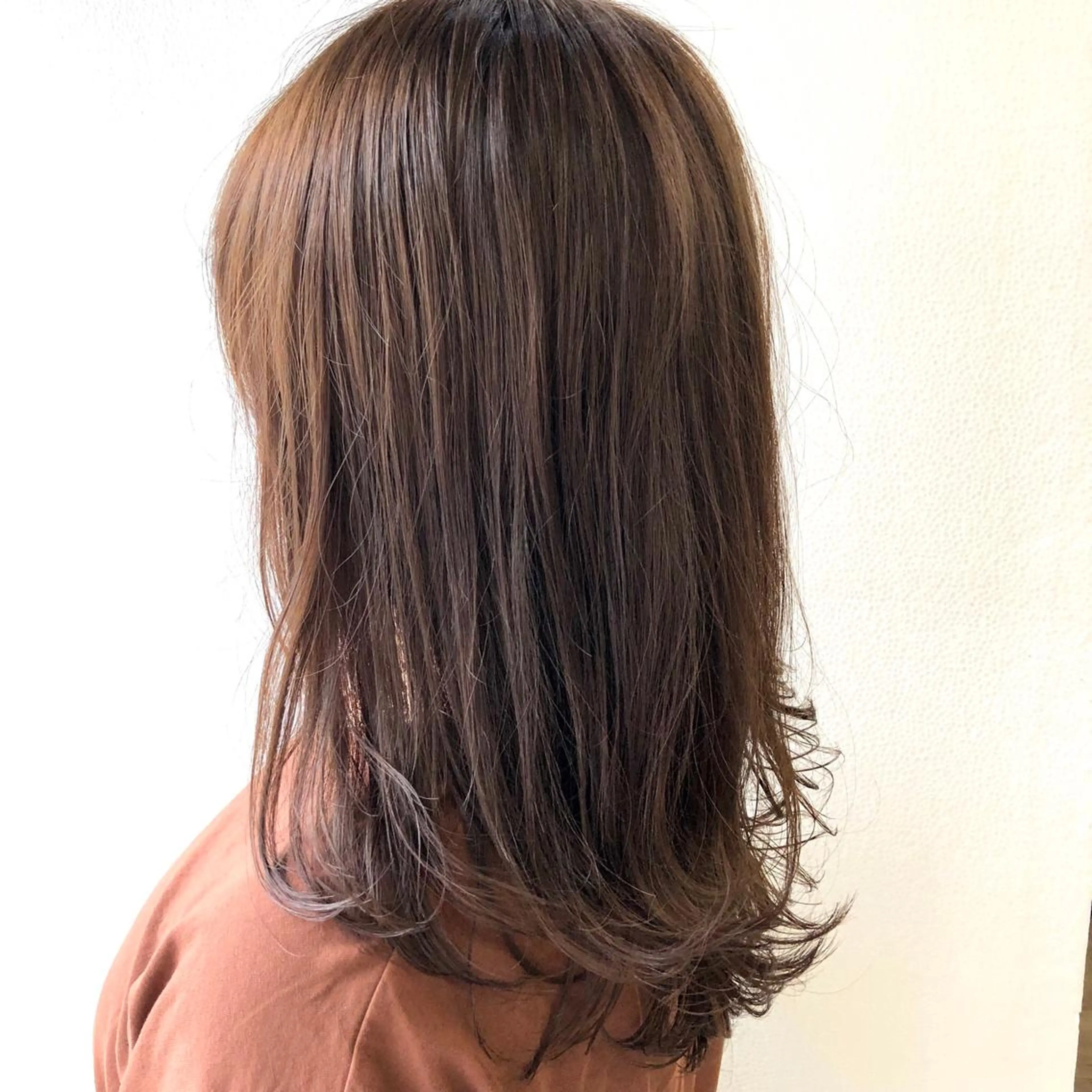 セミロング カラー 菅沢 奈生のヘアスタイル