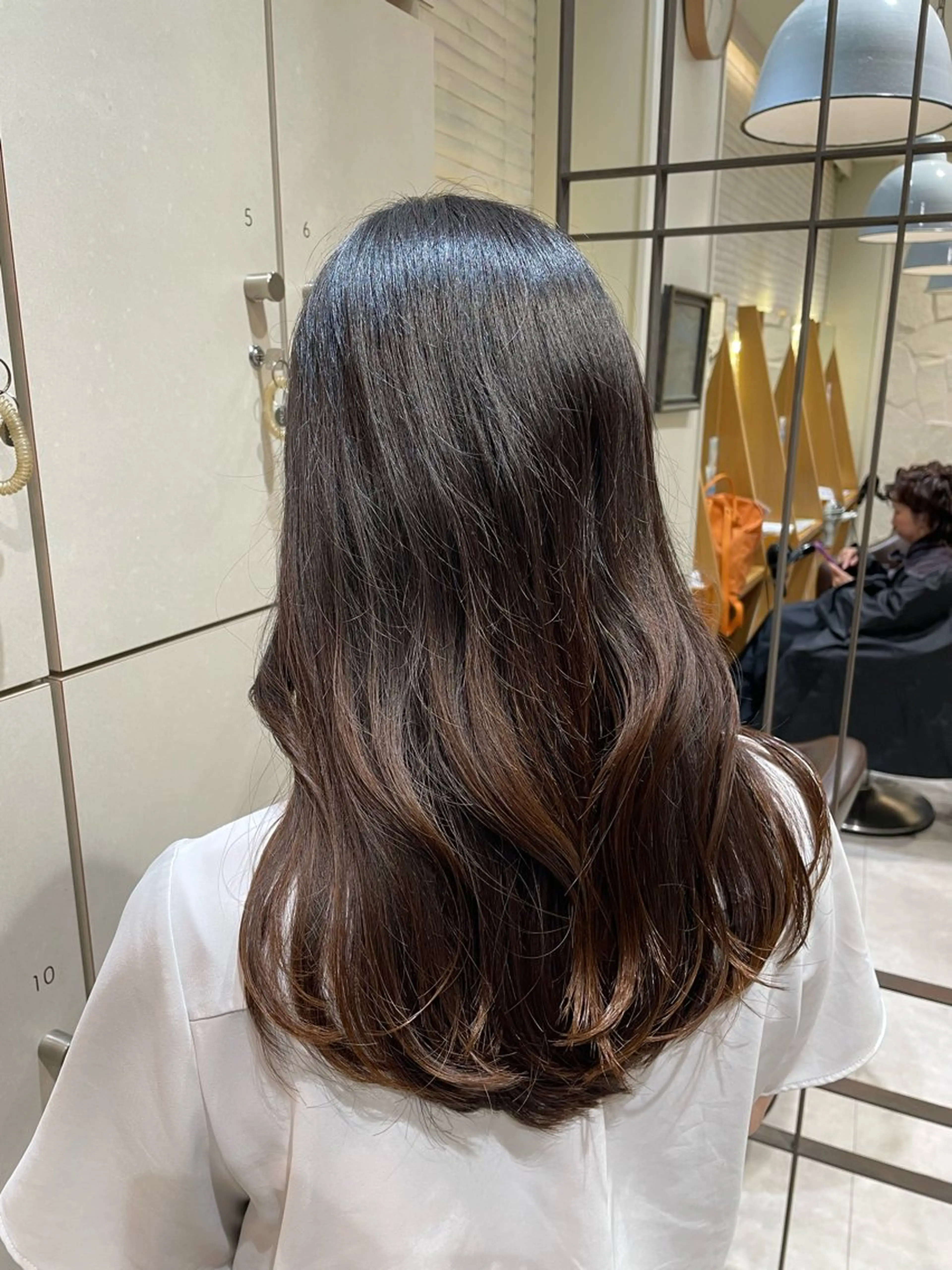 ロング レイヤーカット ロング 吉川沙知 /ナチュラルカラーのヘアスタイル