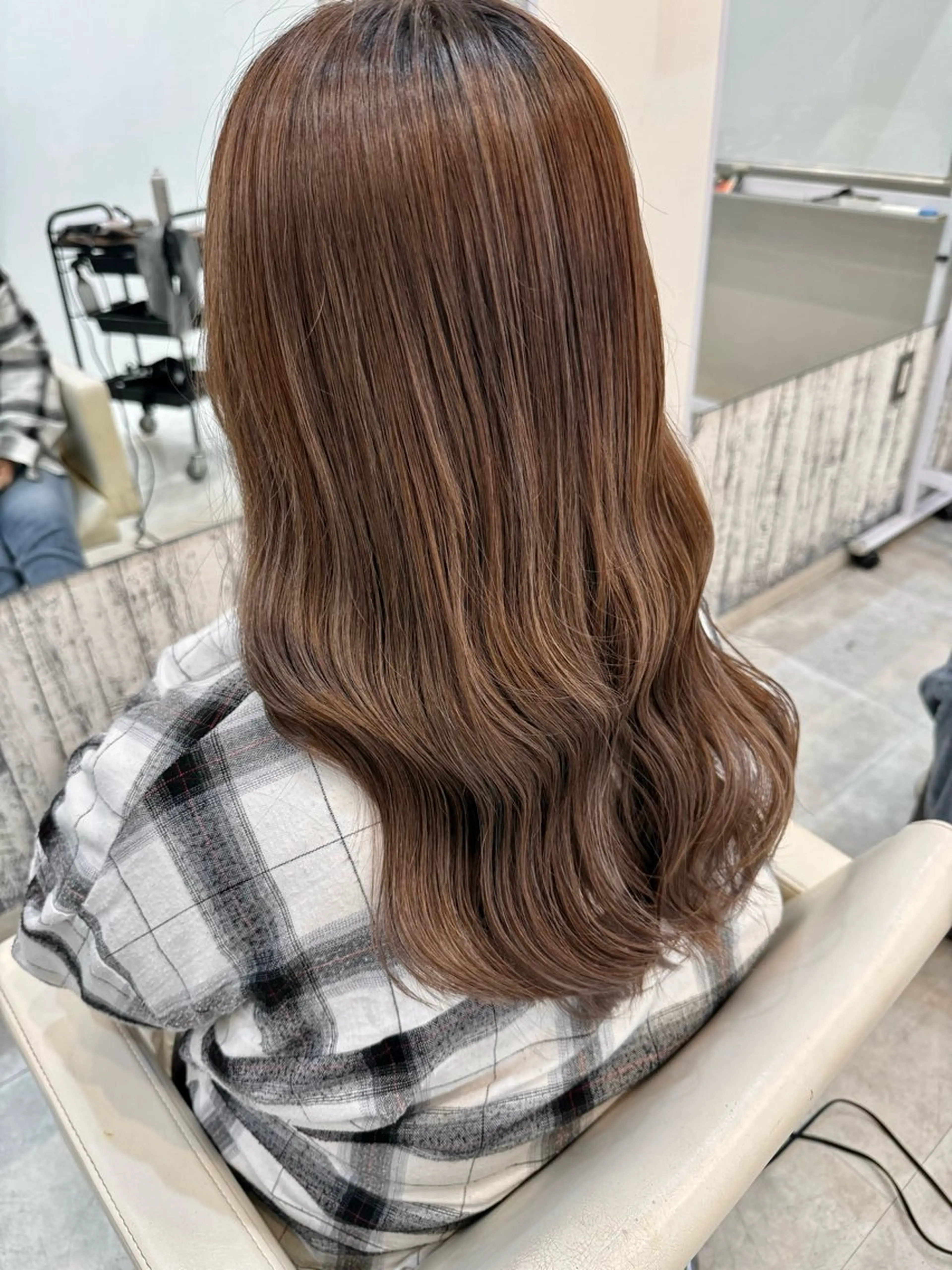 カラー デザインカラー ハイライトカラー ヘアカラー レディースモデル募集 角快利のヘアスタイル