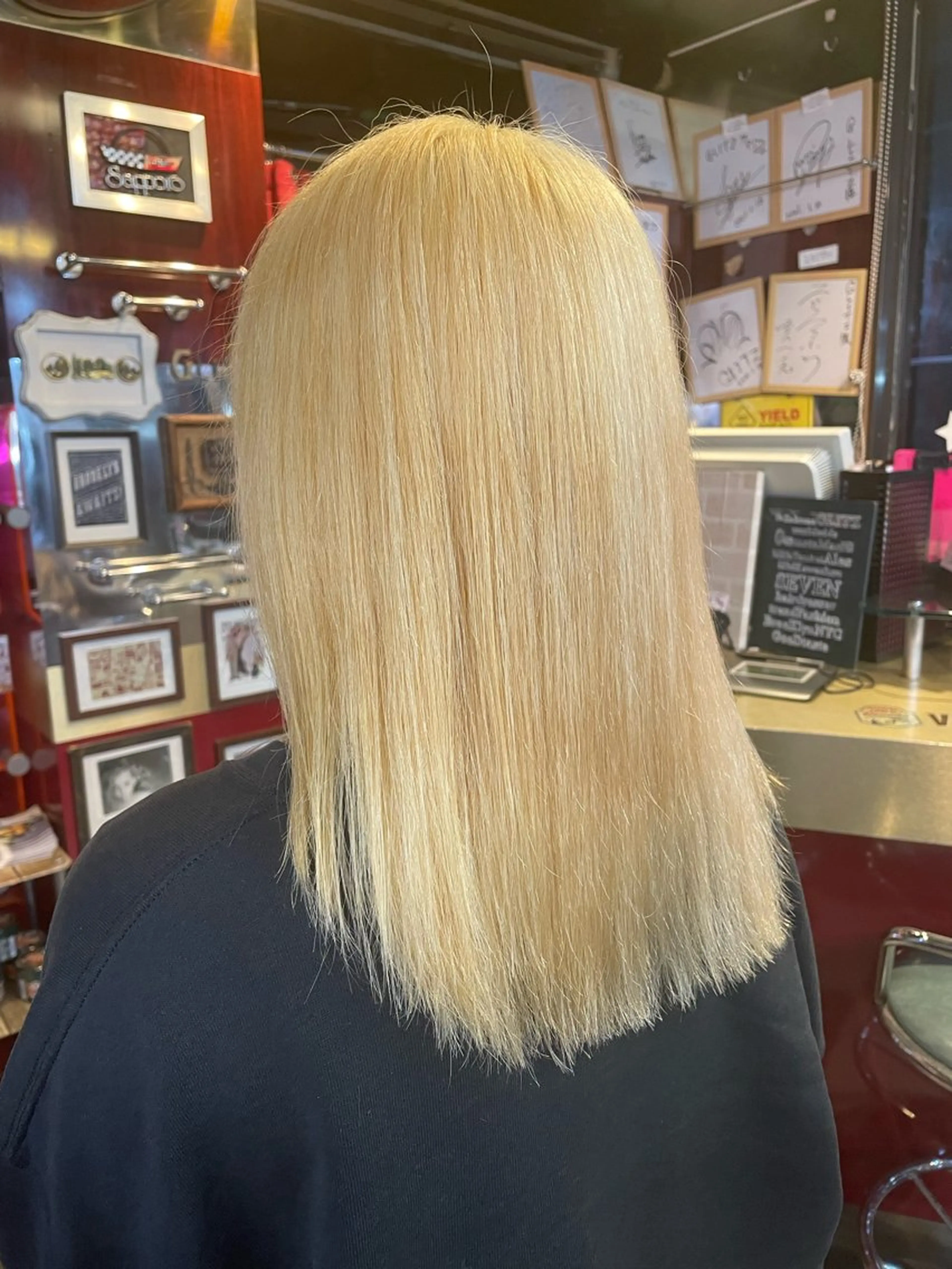 セミロング カラー バレイヤージュ ブリーチ ケアブリーチ ダブルカラー グラデーションカラー 👑派手髪/カット 👑ANRYのヘアスタイル