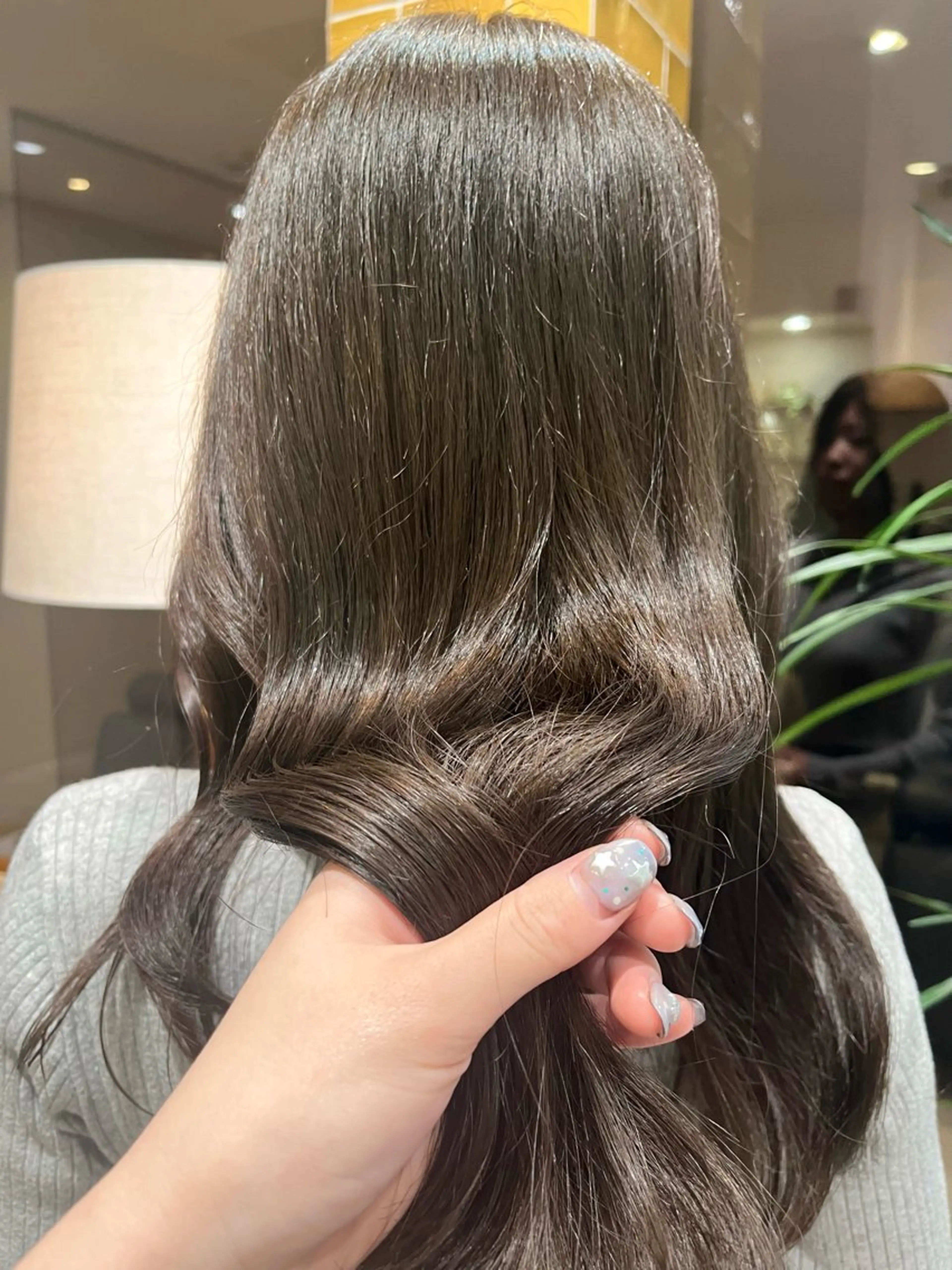 ロング カラー ベージュカラー ダブルカラー オリーブベージュ ヘアカラー トリートメント ﾚｲﾔｰ🩵透明感 ೀユイ🌙のヘアスタイル