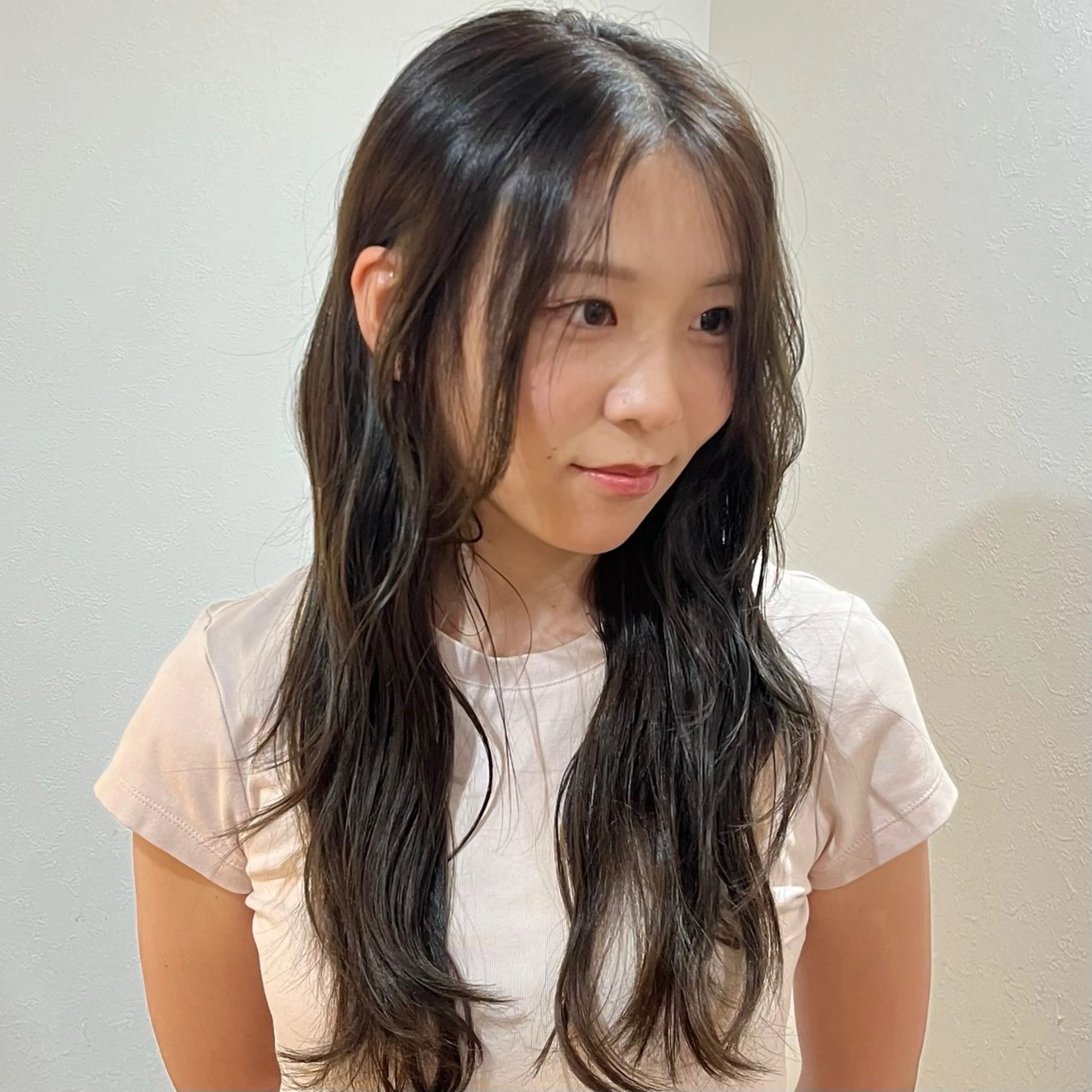 カラー 透明感カラー グレージュ オリーブグレージュ オリーブグレー ヘアカラー 無料カットモデル募集 岡千尋のヘアスタイル