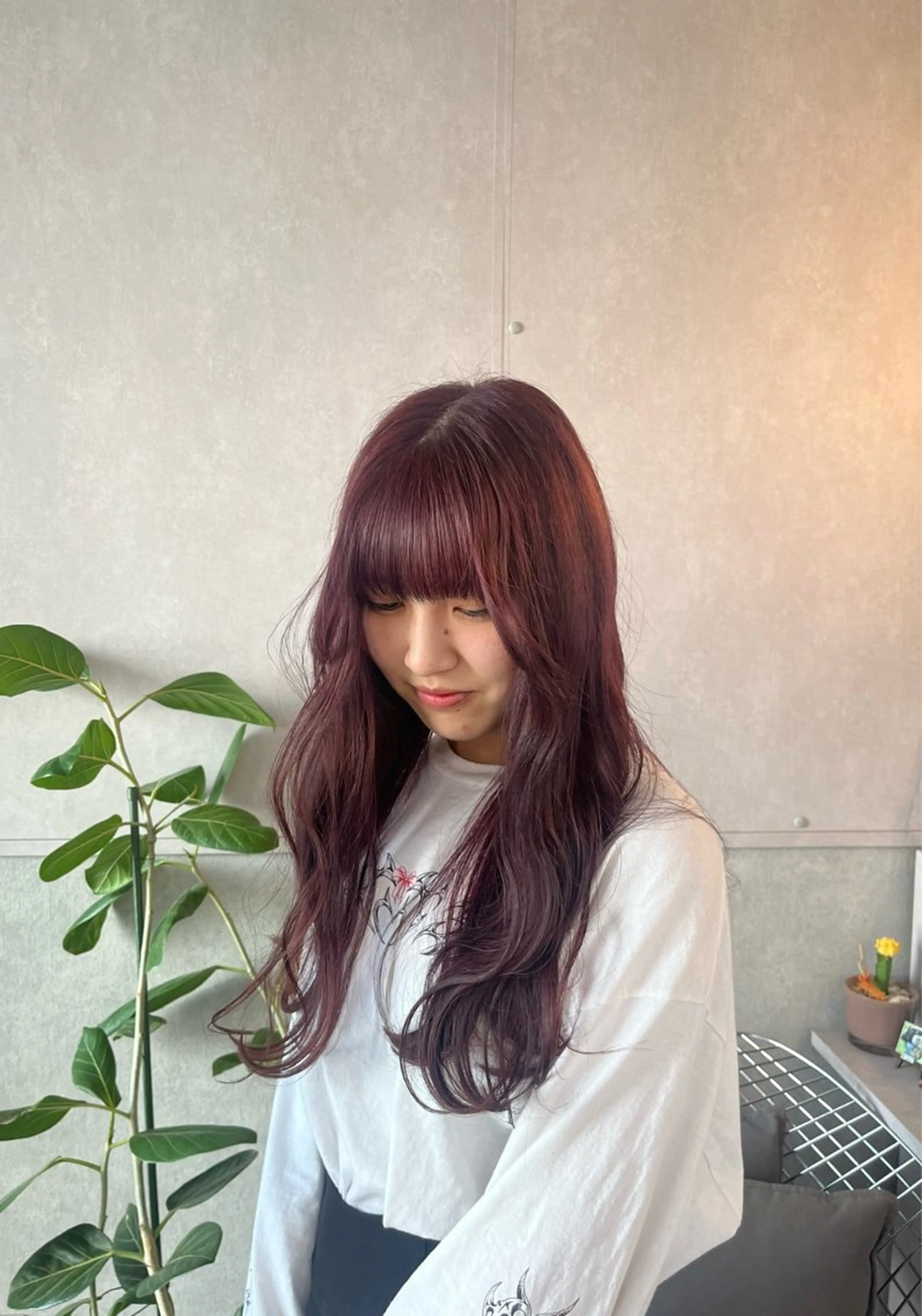 セミロング カラー ブリーチ ピンクカラー ピンクパープル パープルカラー ere 代々木公園所属・みほ/ニュアンス/ モード/艶カラーのヘアスタイル