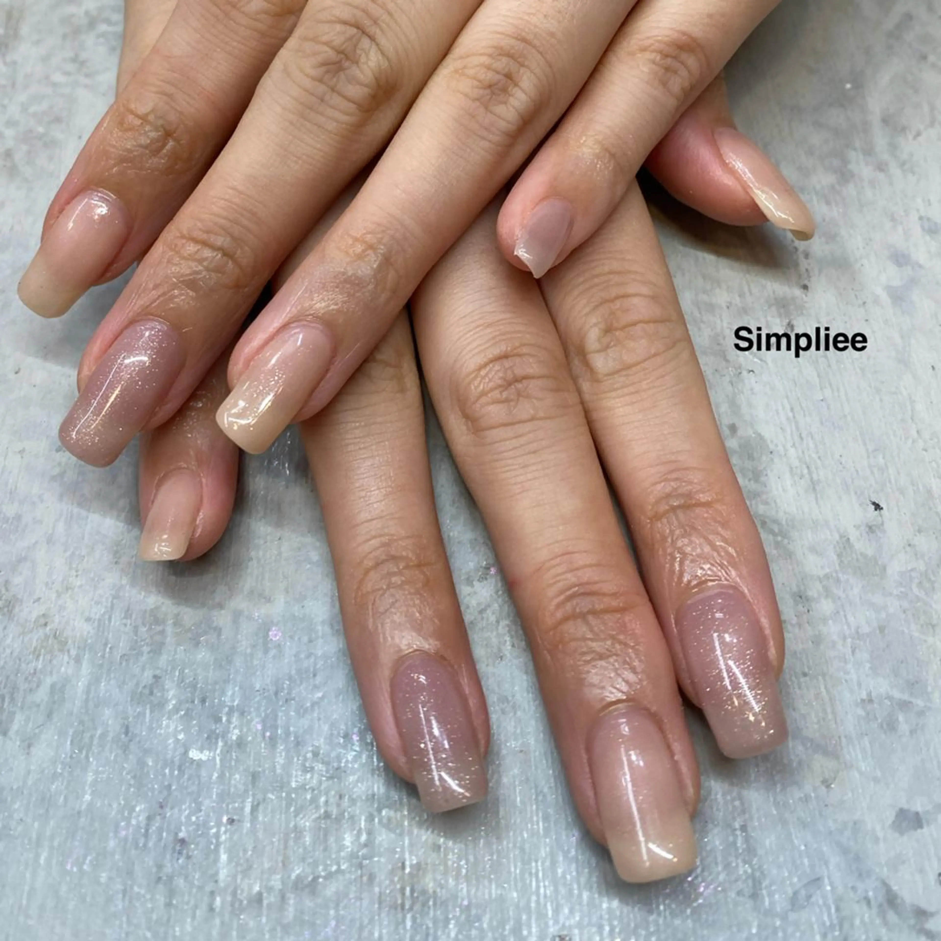 ネイル ジェルネイル ラメ(グリッター) マグネットネイル ワンカラーネイル シンプリーワン 渋谷店🪄MOENAのネイルデザイン