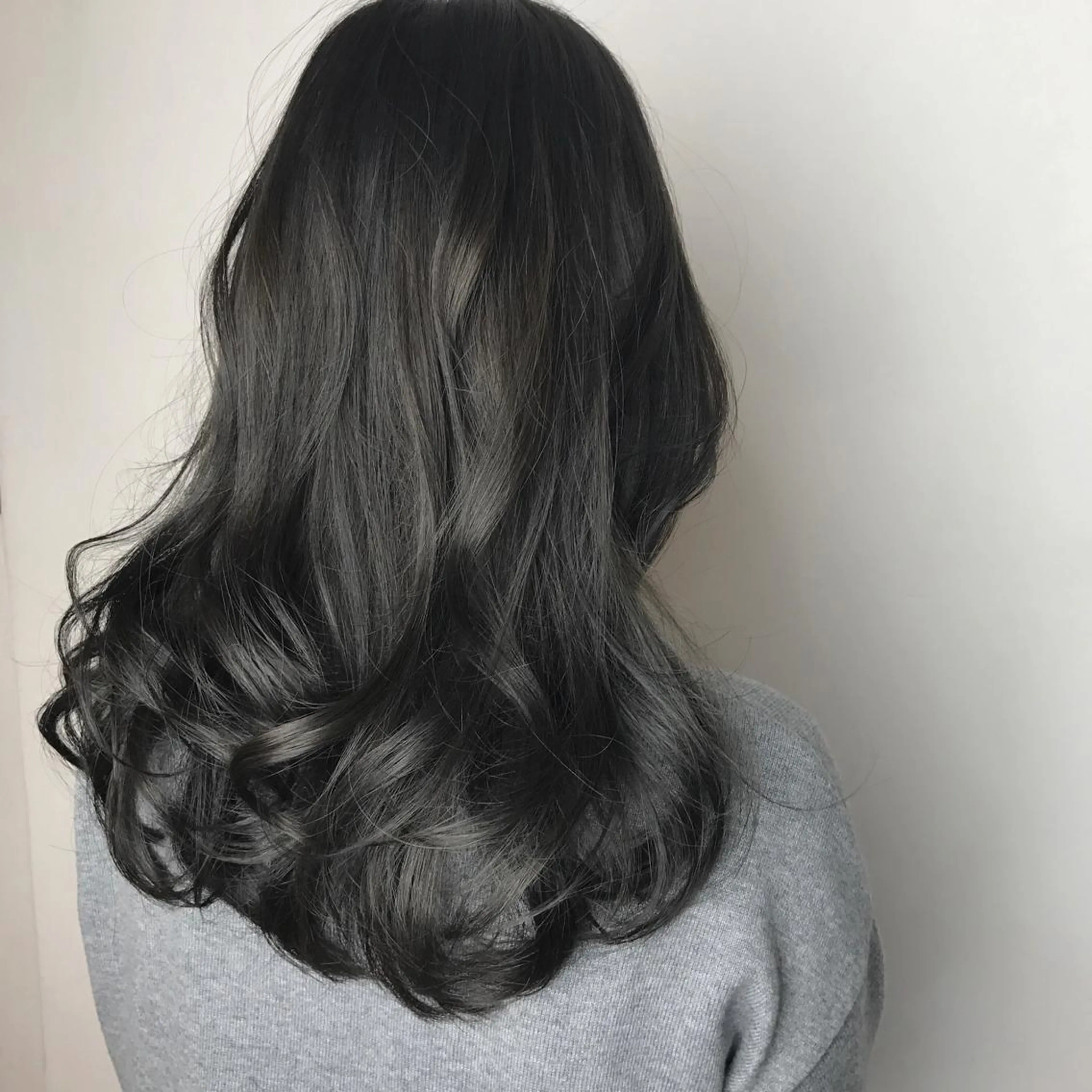 ロング カラー ブルーカラー メンズカット特化柏駅 徒歩3分LOUのヘアスタイル