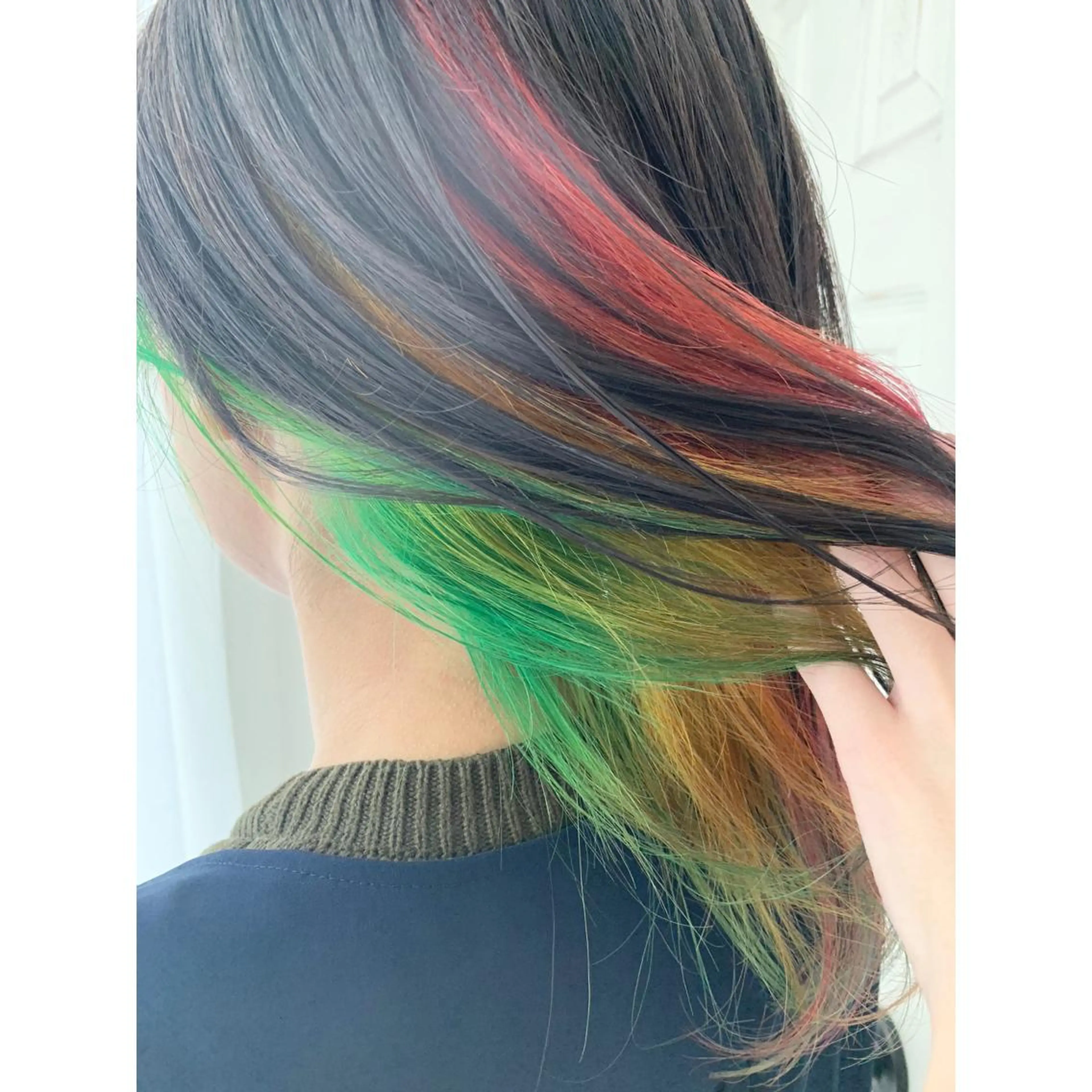 セミロング カラー fio マナミのヘアスタイル