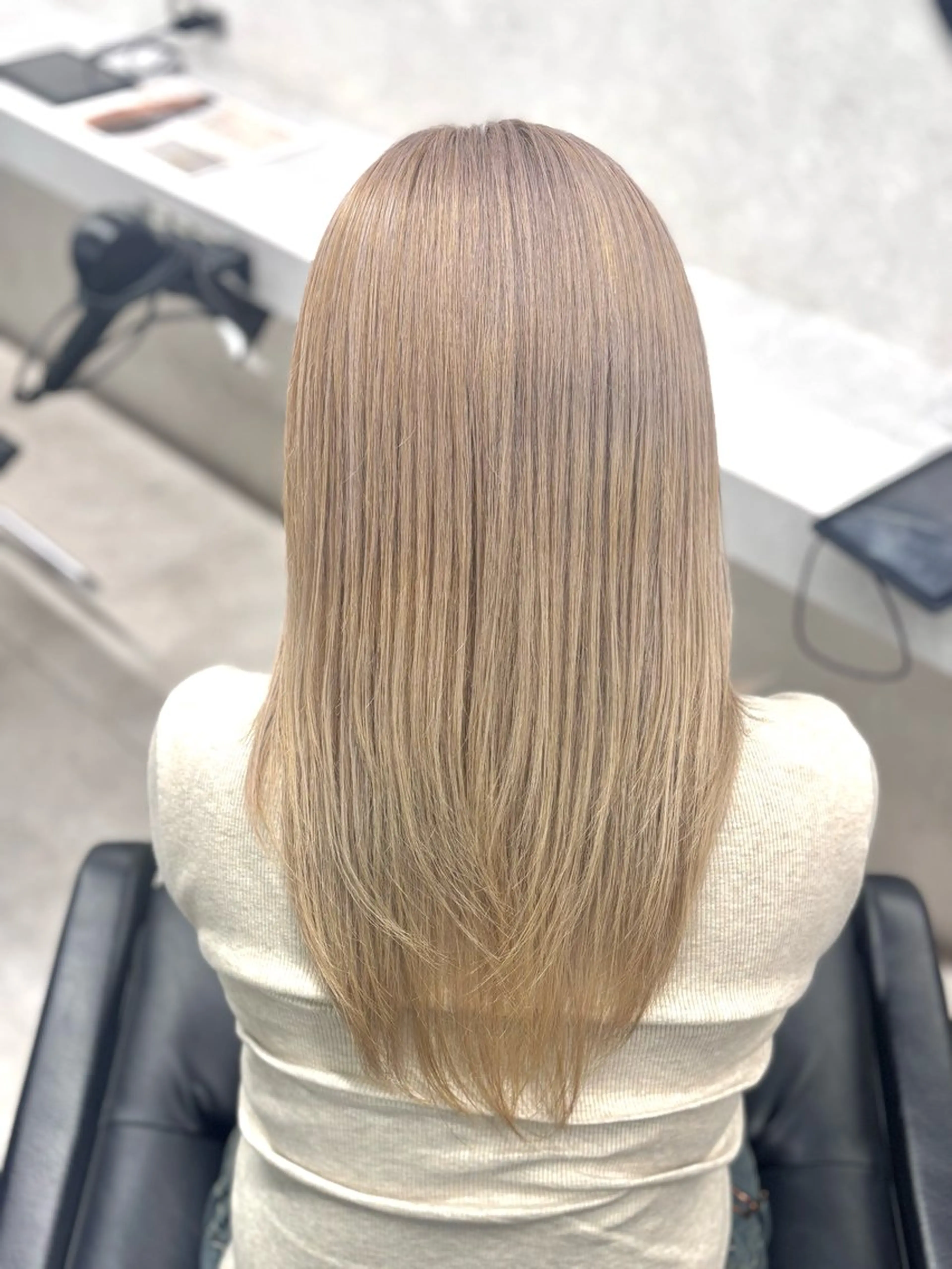 セミロング ヘアカラー ‪🔆‬ハイトーン ‪🔆‬AYAKAのヘアスタイル