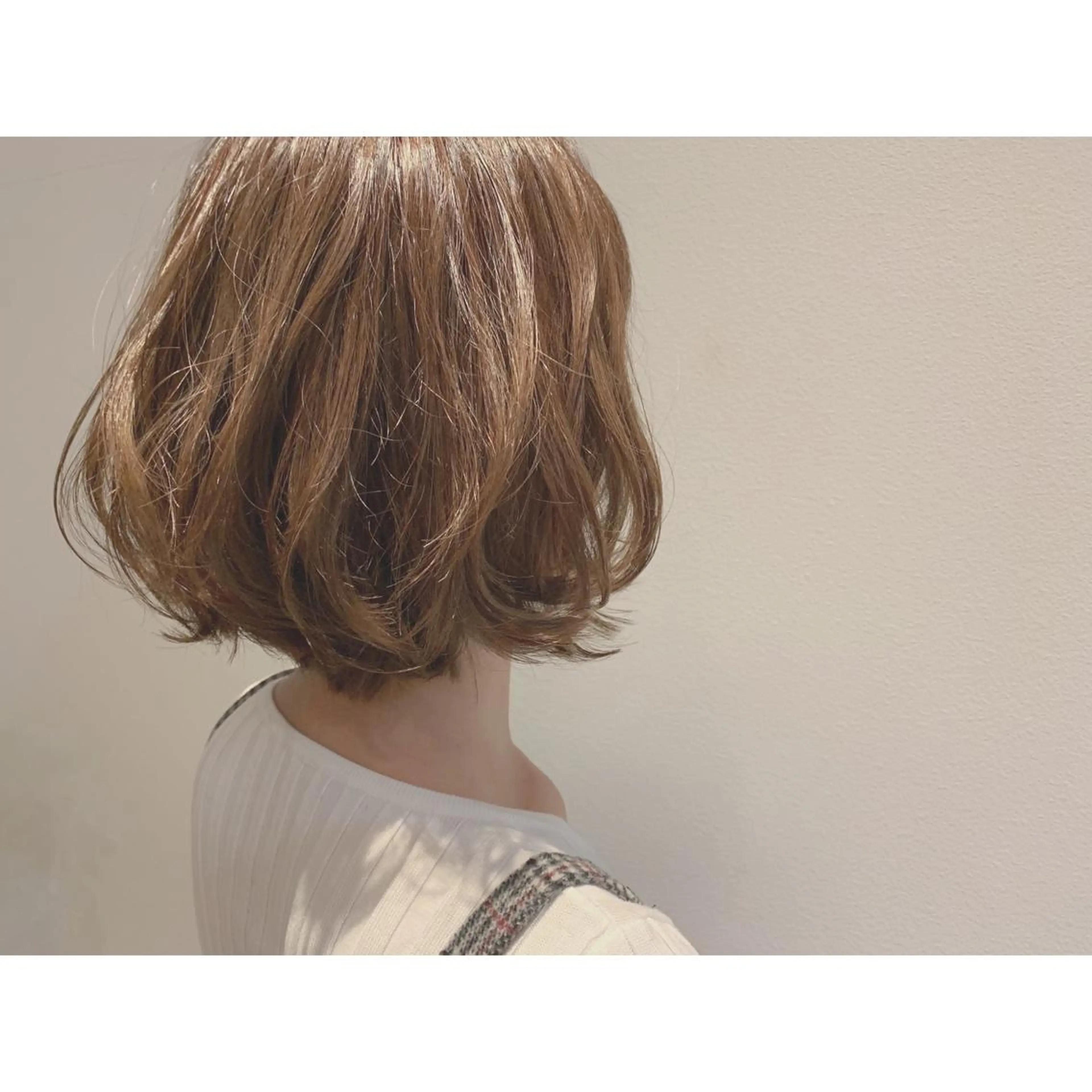 ミディアム カラー アディクシーカラー ベージュカラー ハイライトカラー ハイライト なかにし まゆみのヘアスタイル