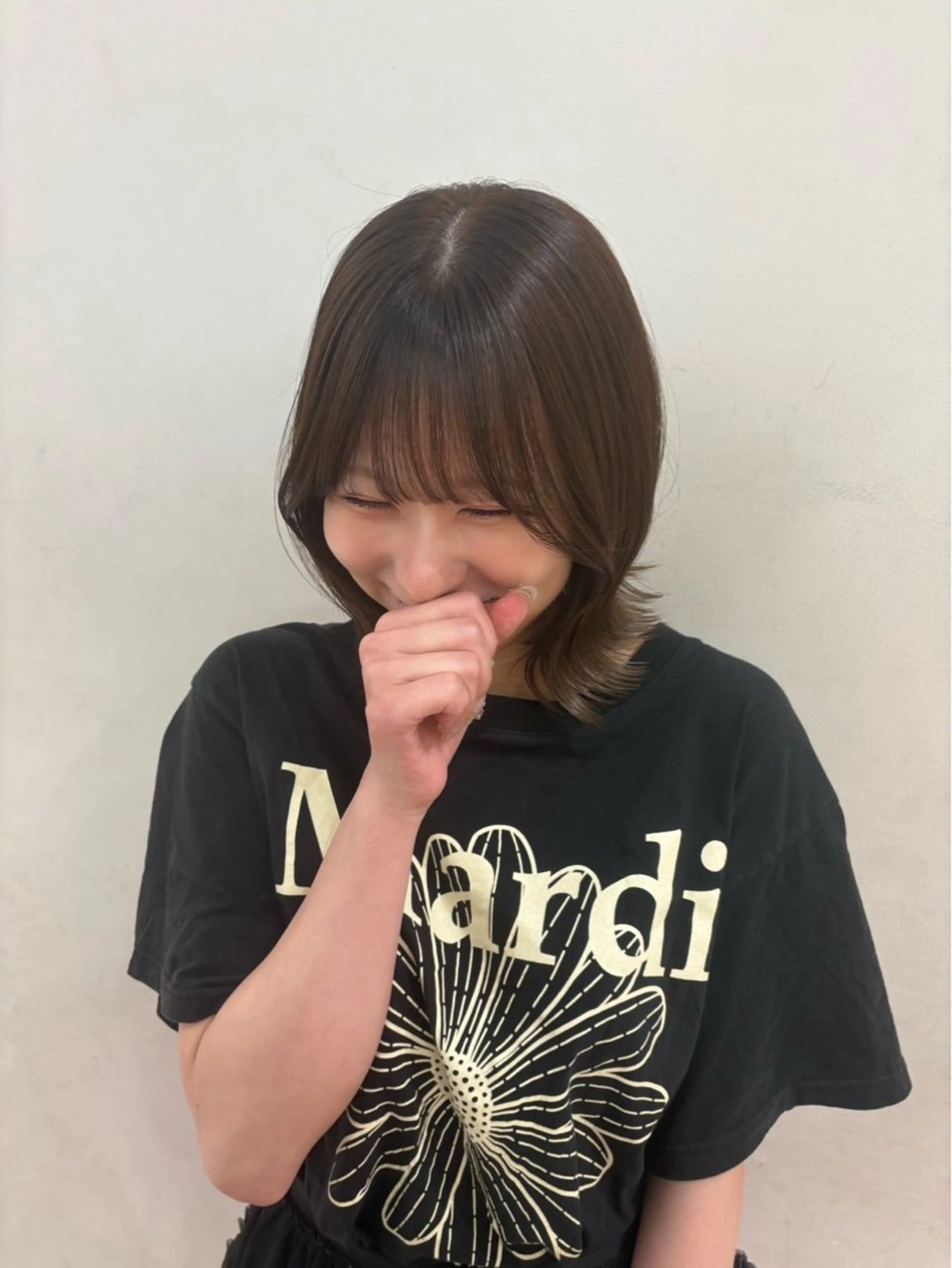 ミディアム カラー 荒川 三希のヘアスタイル