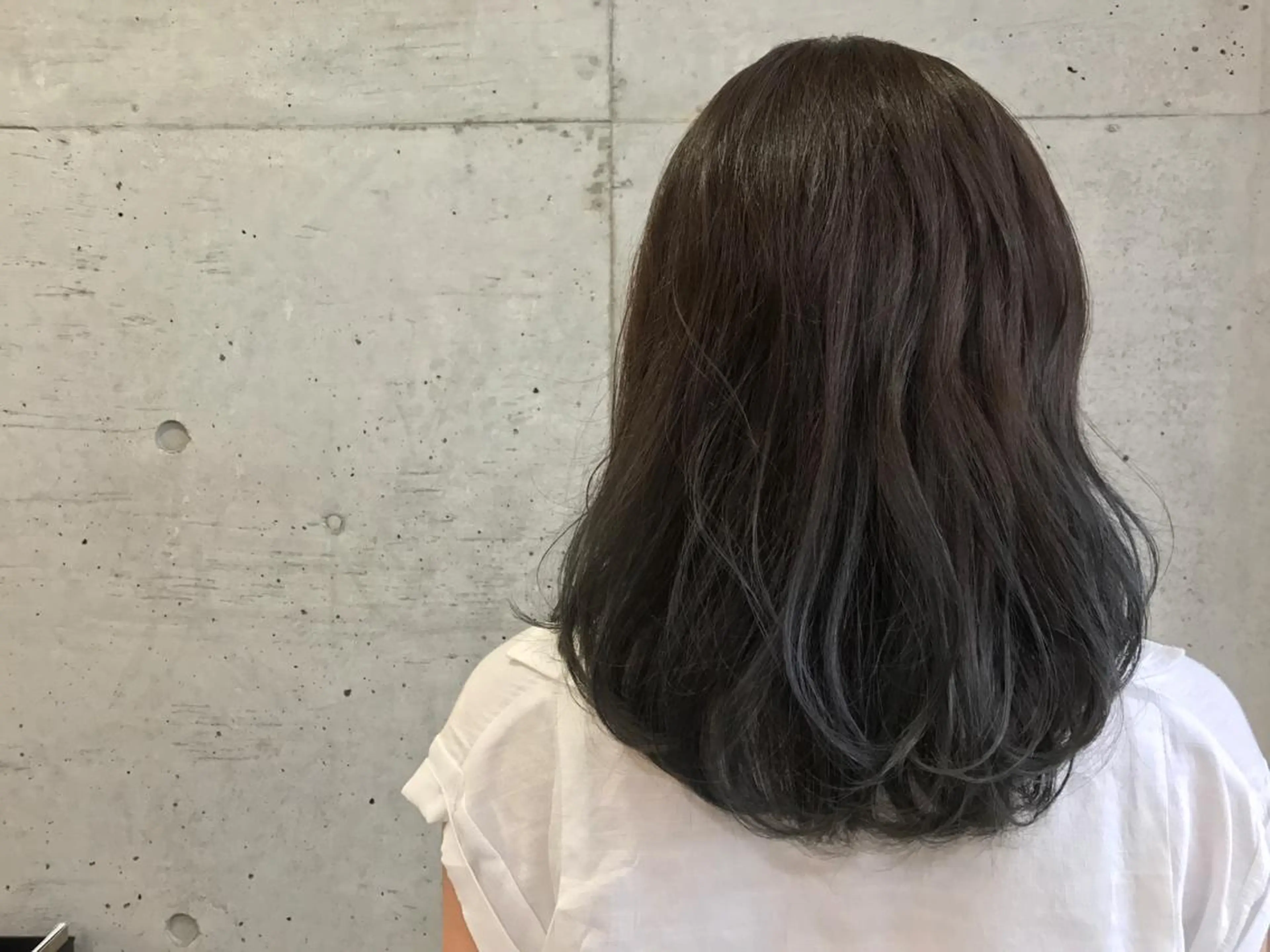 ミディアム カラー ブルーカラー ブルージュ 透明感カラー 大栗 佑也  髪質改善のヘアスタイル