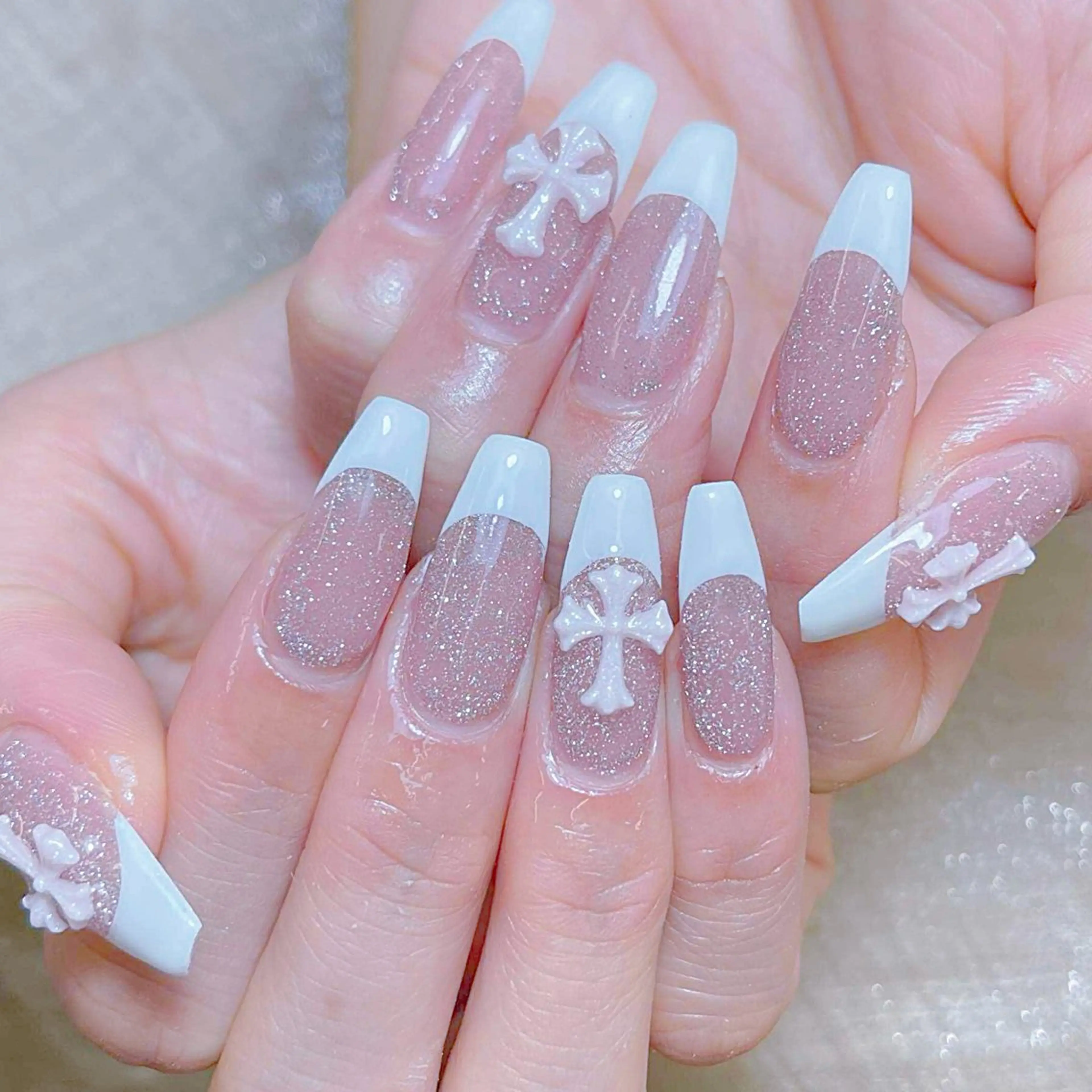 ネイル チークネイル 長さ出し フレンチネイル ジェルネイル ガラスフレンチ ハンドネイル anh nail anne🤍のネイルデザイン