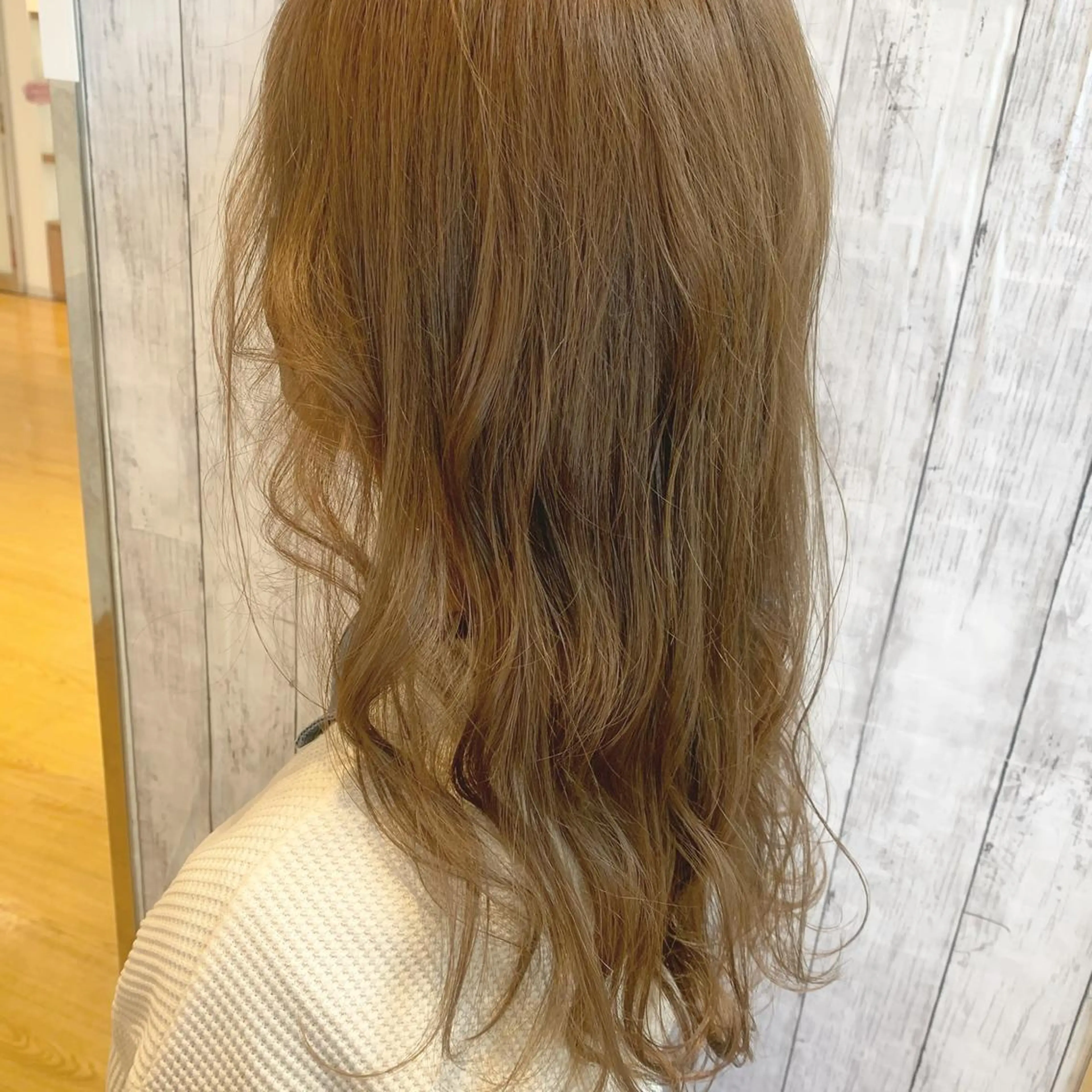 ロング アッシュ ブリーチなしWカラー ヘアセット菜希のヘアスタイル