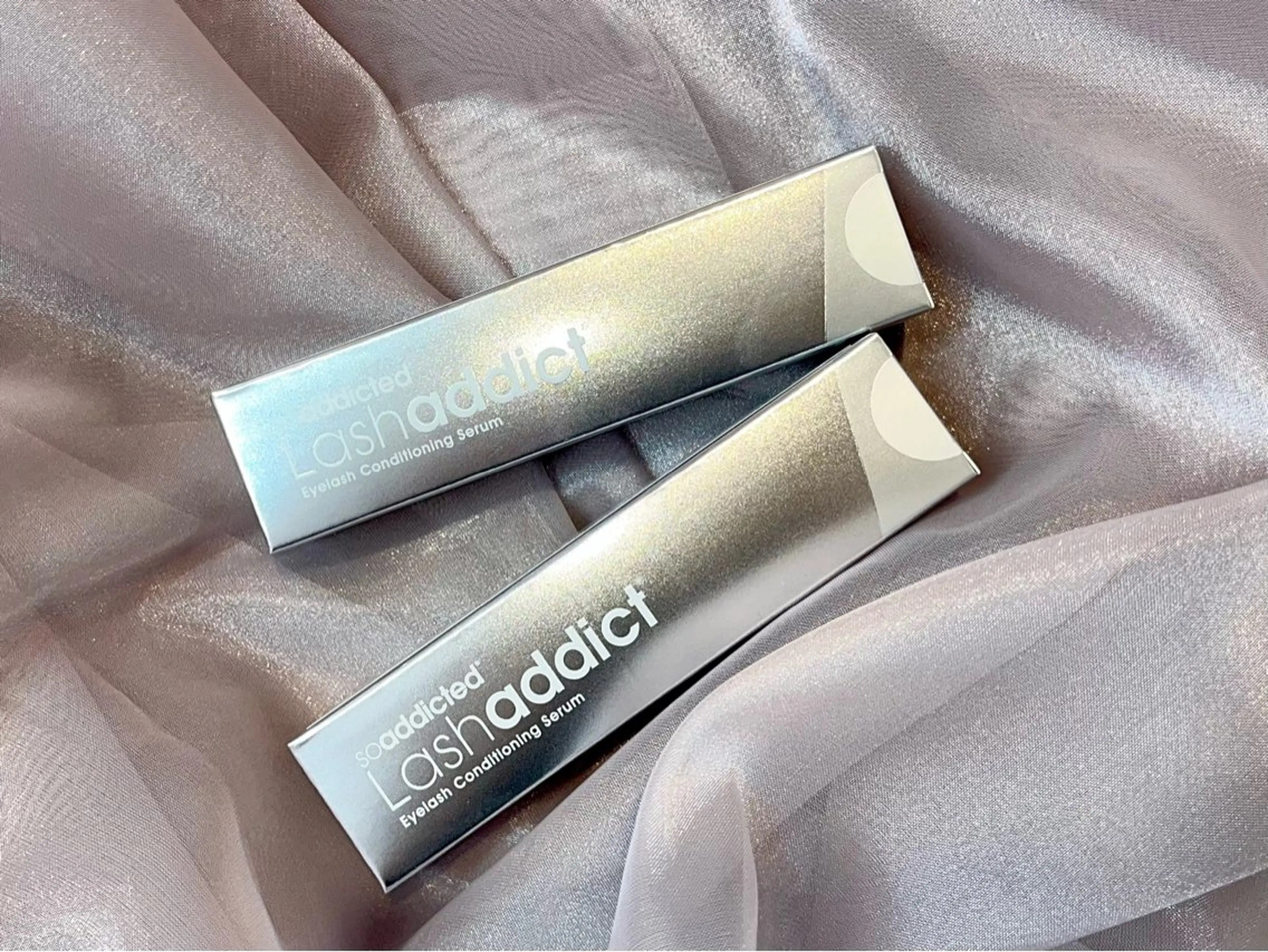 【✨️話題沸騰中✨️人気の美容液と韓国風デザインまつ毛のクーポン】ラッシュアディクト+束感まつパ💗の写真