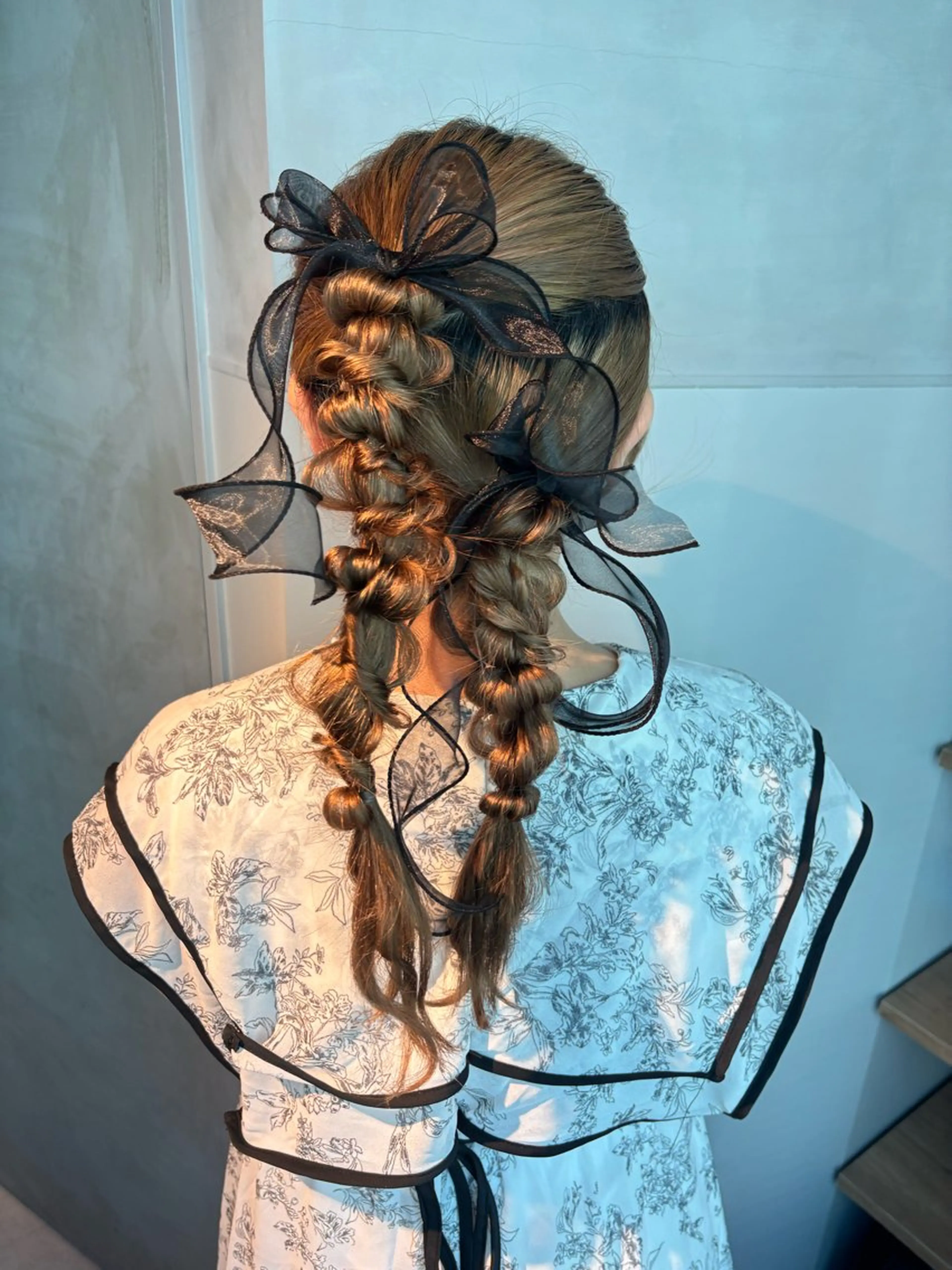 セミロング ヘアアレンジ 結婚式・ブライダル 卒業式のヘアスタイル 韓国風ヘア 浴衣 nanoha￤銀座￤ 推し活ヘアアレンジのヘアスタイル