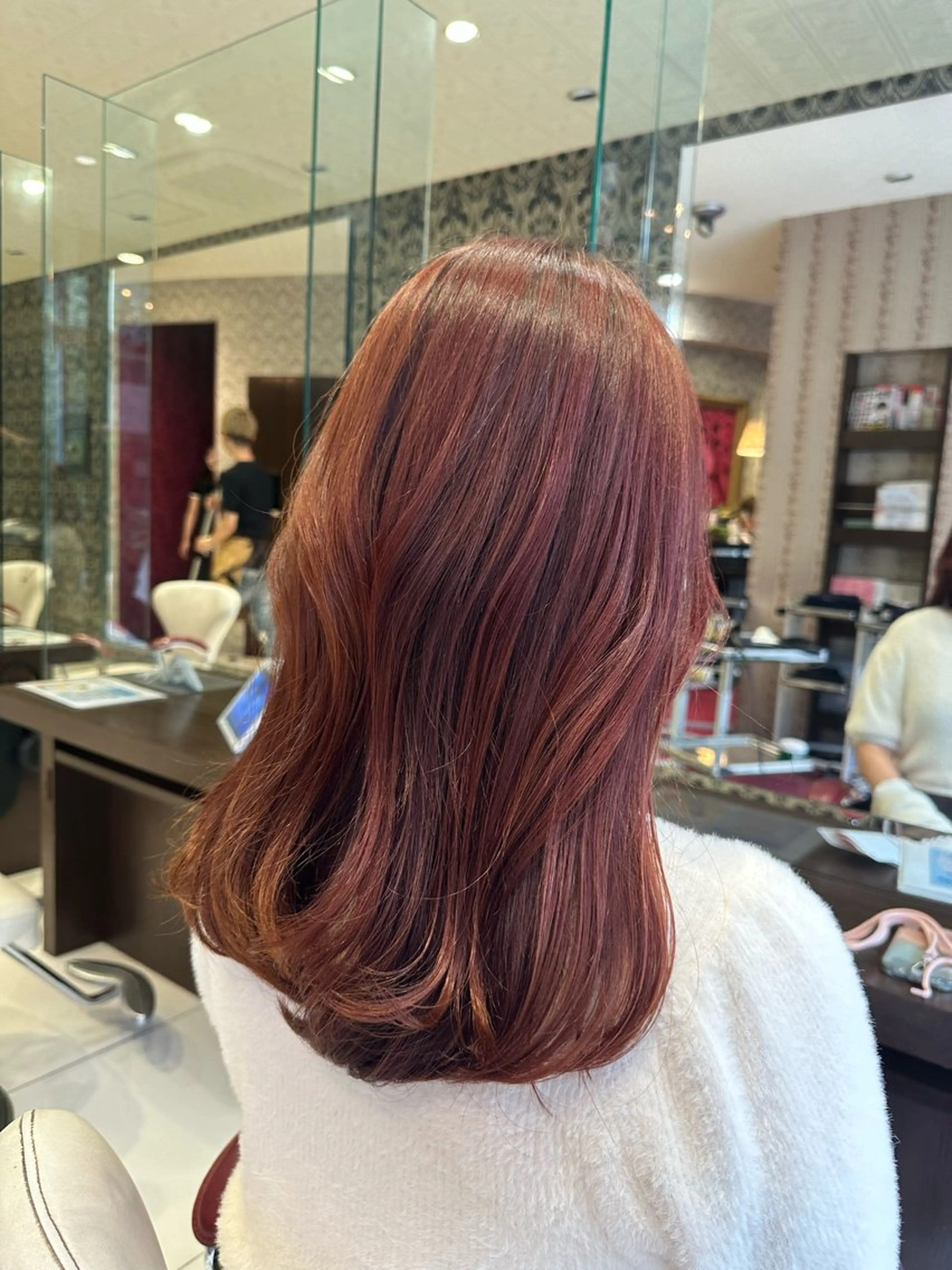 セミロング カラー 大川 有香のヘアスタイル