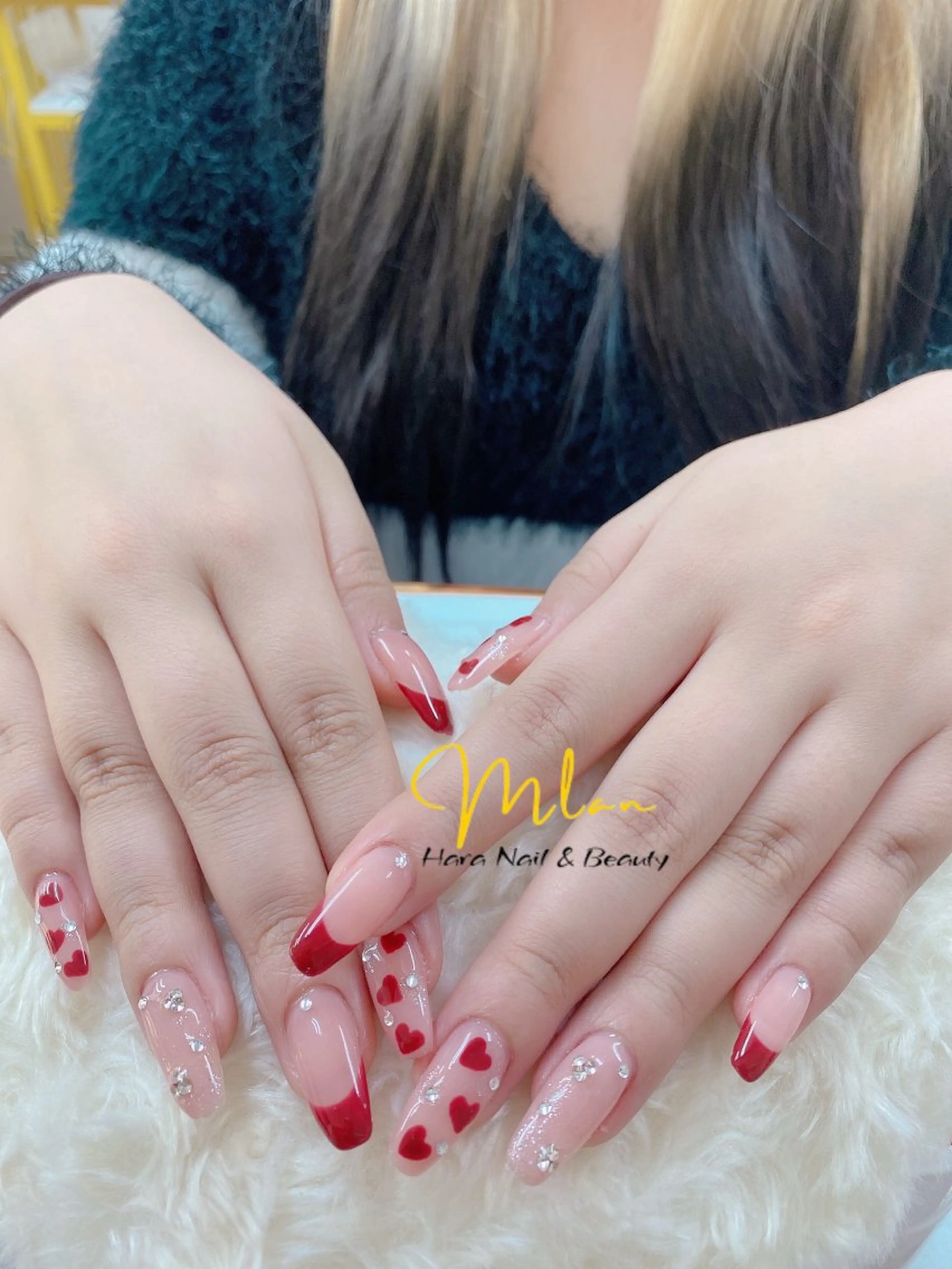 ネイル フレンチネイル グラデーション キラキラネイル 韓国ネイル ラメ(グリッター) ハンドネイル Mlan Nailのネイルデザイン