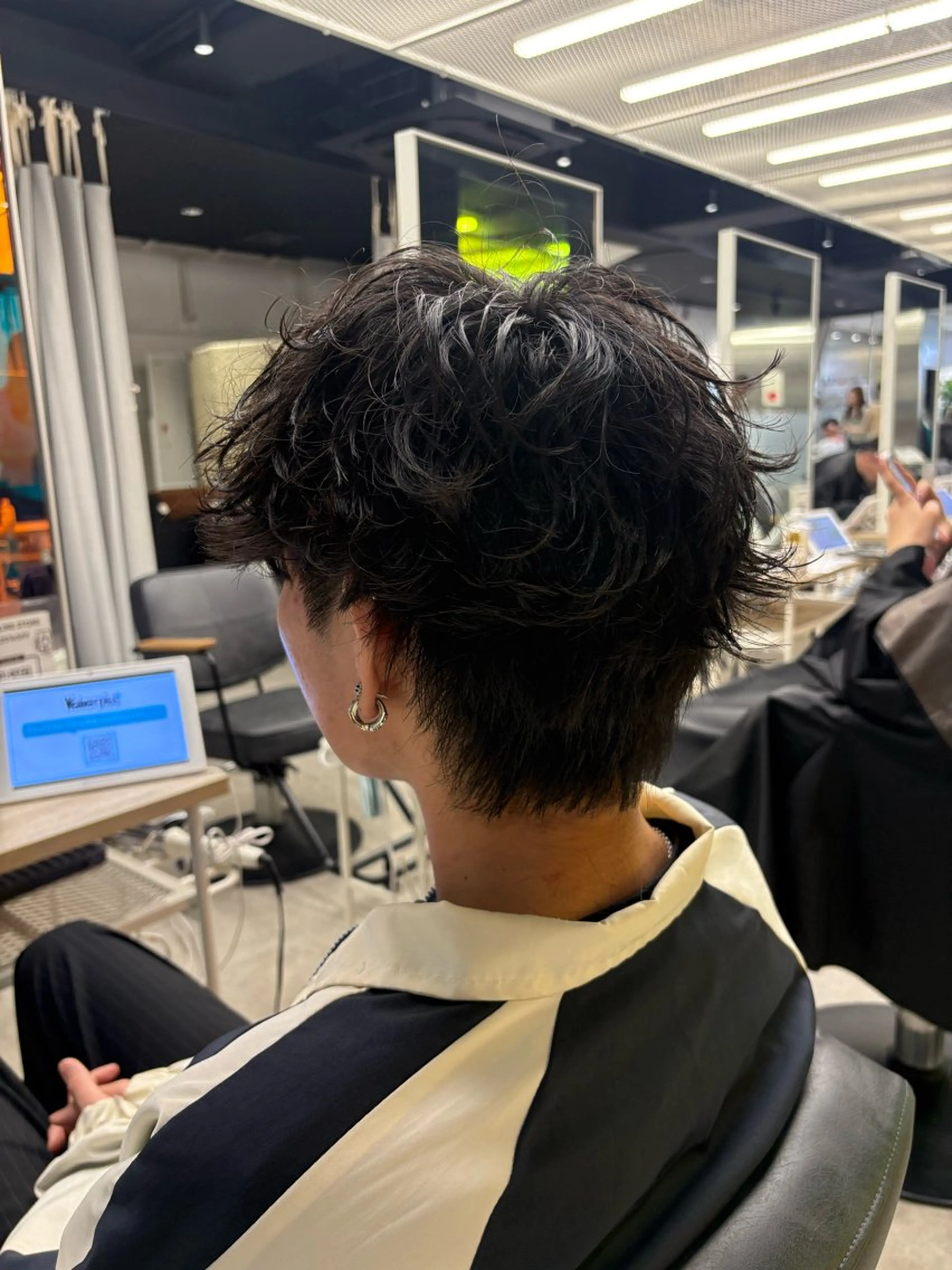 ショート パーマ メンズ メンズパーマ プードルパーマ 学生（メンズ向け） スパイキーショート 波巻きパーマ カット パーマ シャドウパーマ/ ルーズパーマ/メンズのヘアスタイル