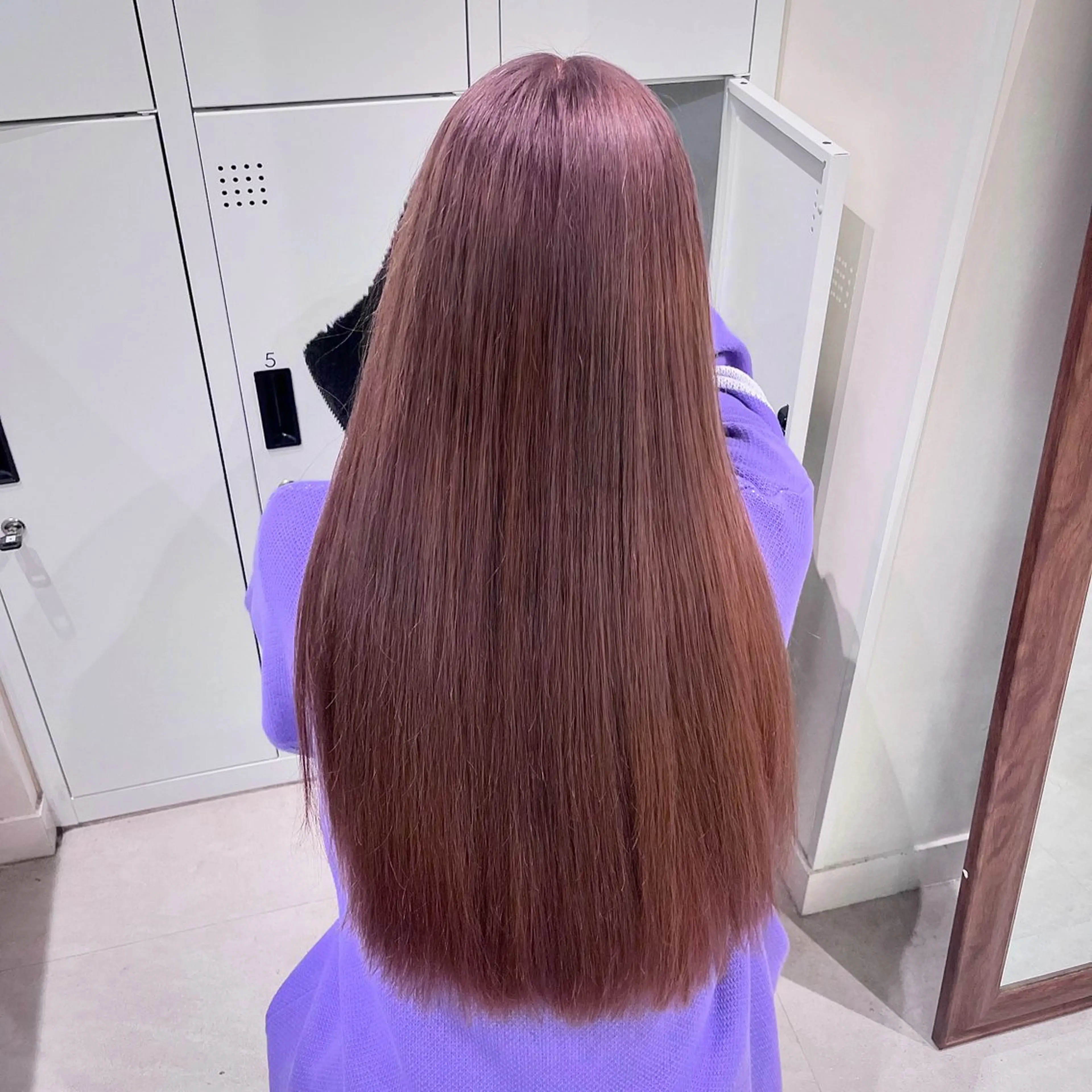 ロング カラー ベージュカラー ラベンダーカラー ラベンダーベージュ レイヤーカット/ブラ ウンカラー/河野凜のヘアスタイル