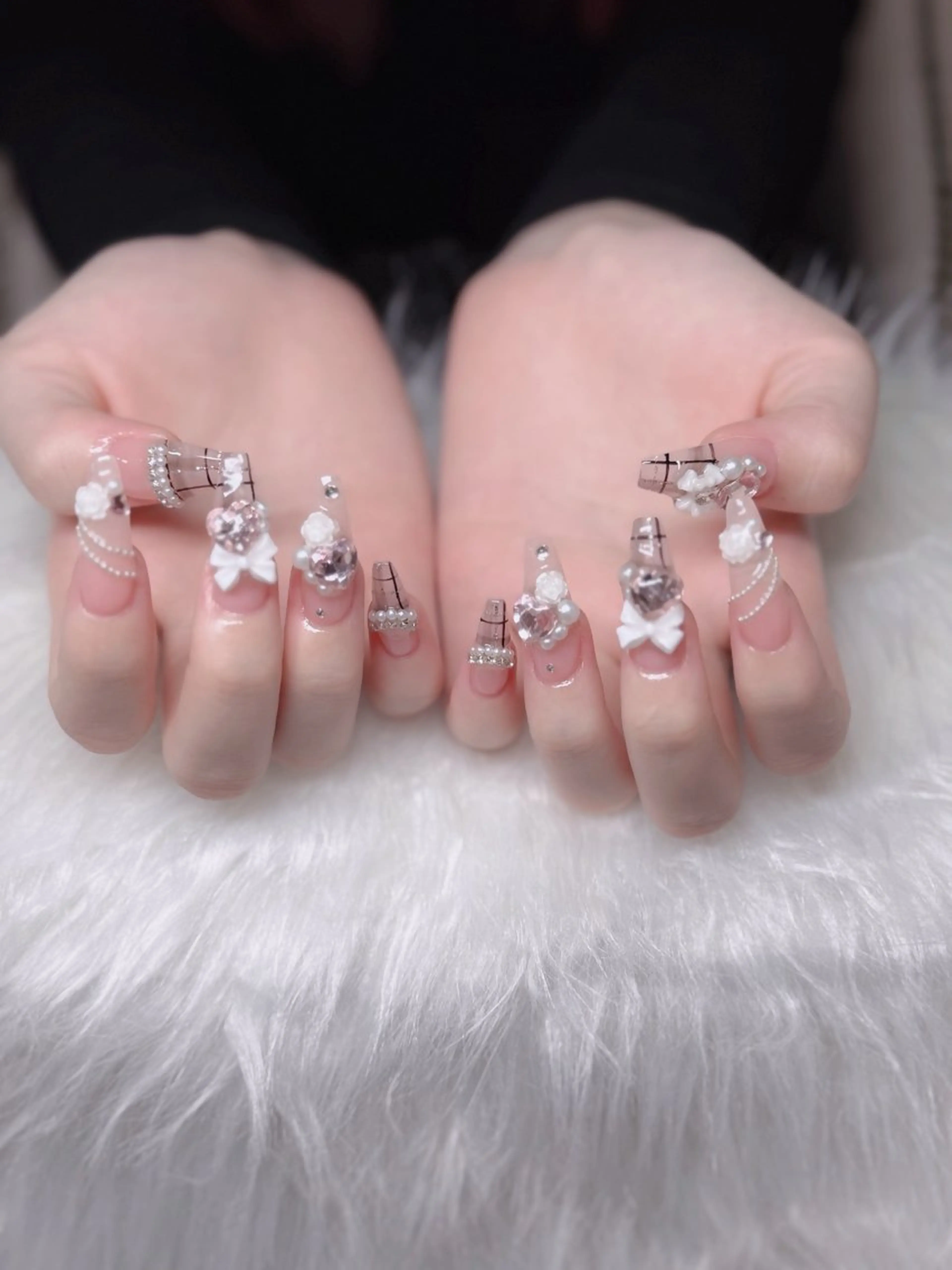 ネイル オーロラネイル フレンチネイル ジェルネイル ハロウィン キラキラネイル H.baby Nail Salonのネイルデザイン