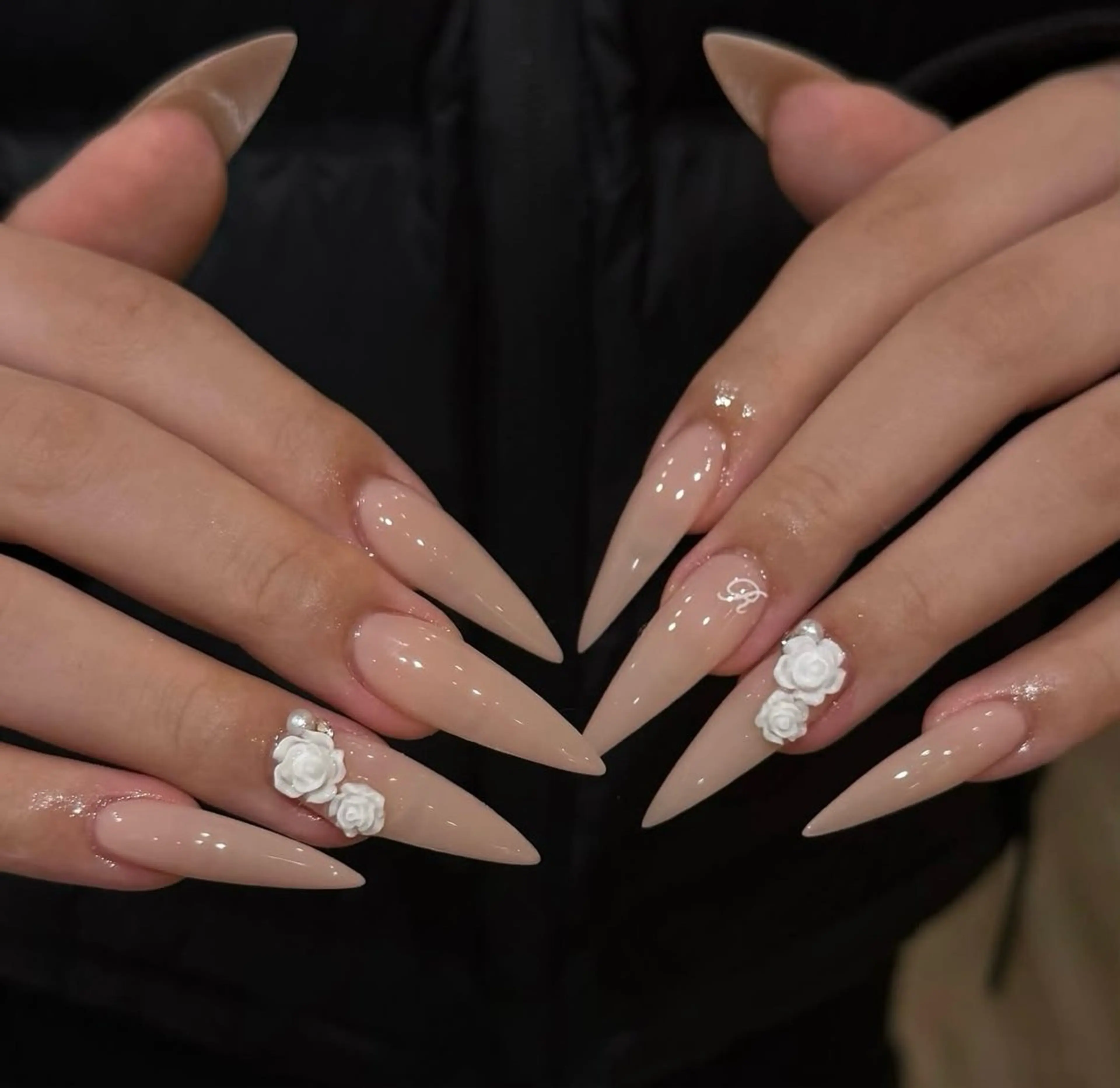 🎀チップスカルプワンカラー/ラメグラデーション+パーツ２個🎀の写真