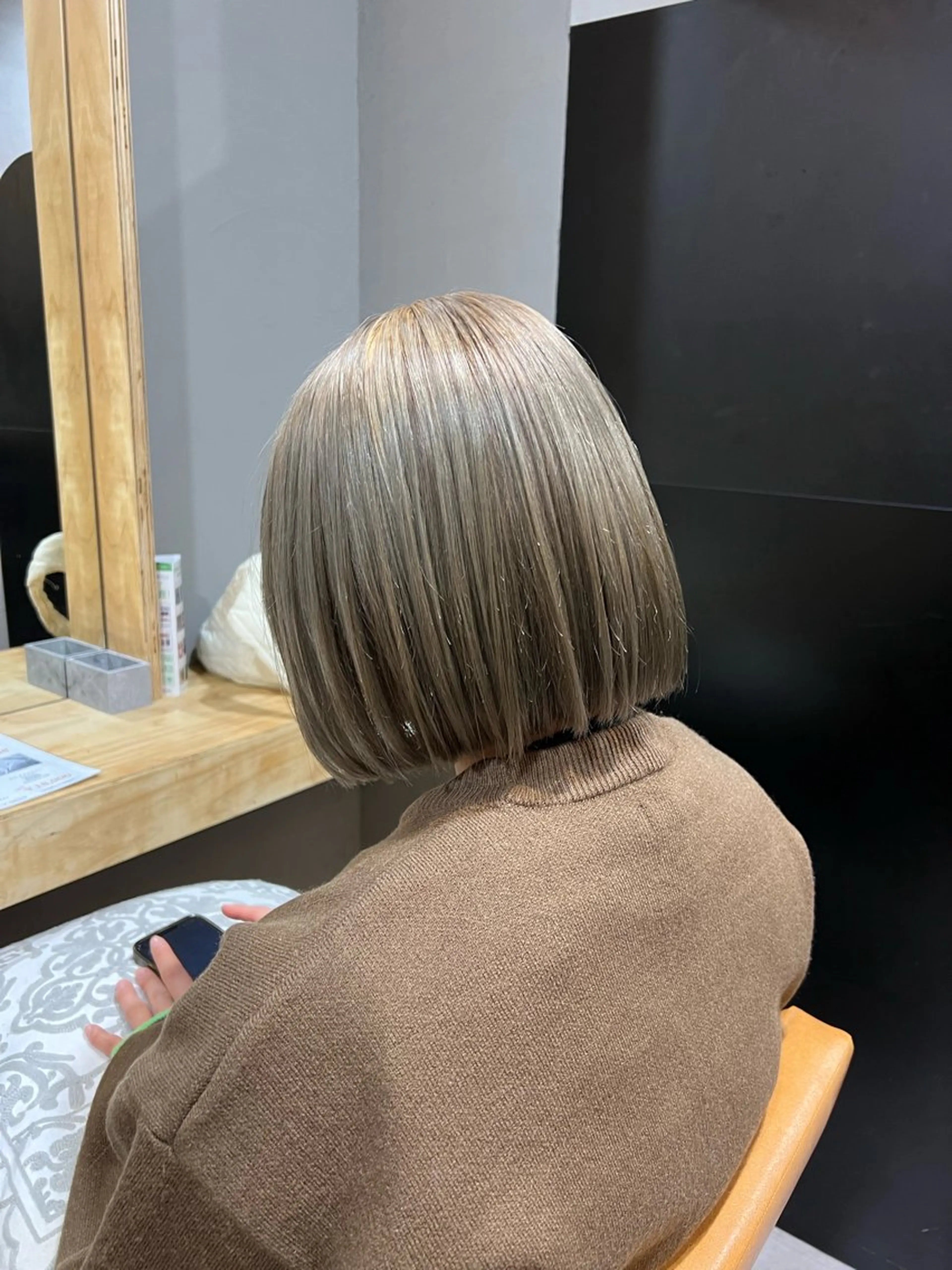 ショート カラー ブリーチ ダブルカラー ボブ 神戸ボブ✂️ ioe三宮/田 伸佳のヘアスタイル