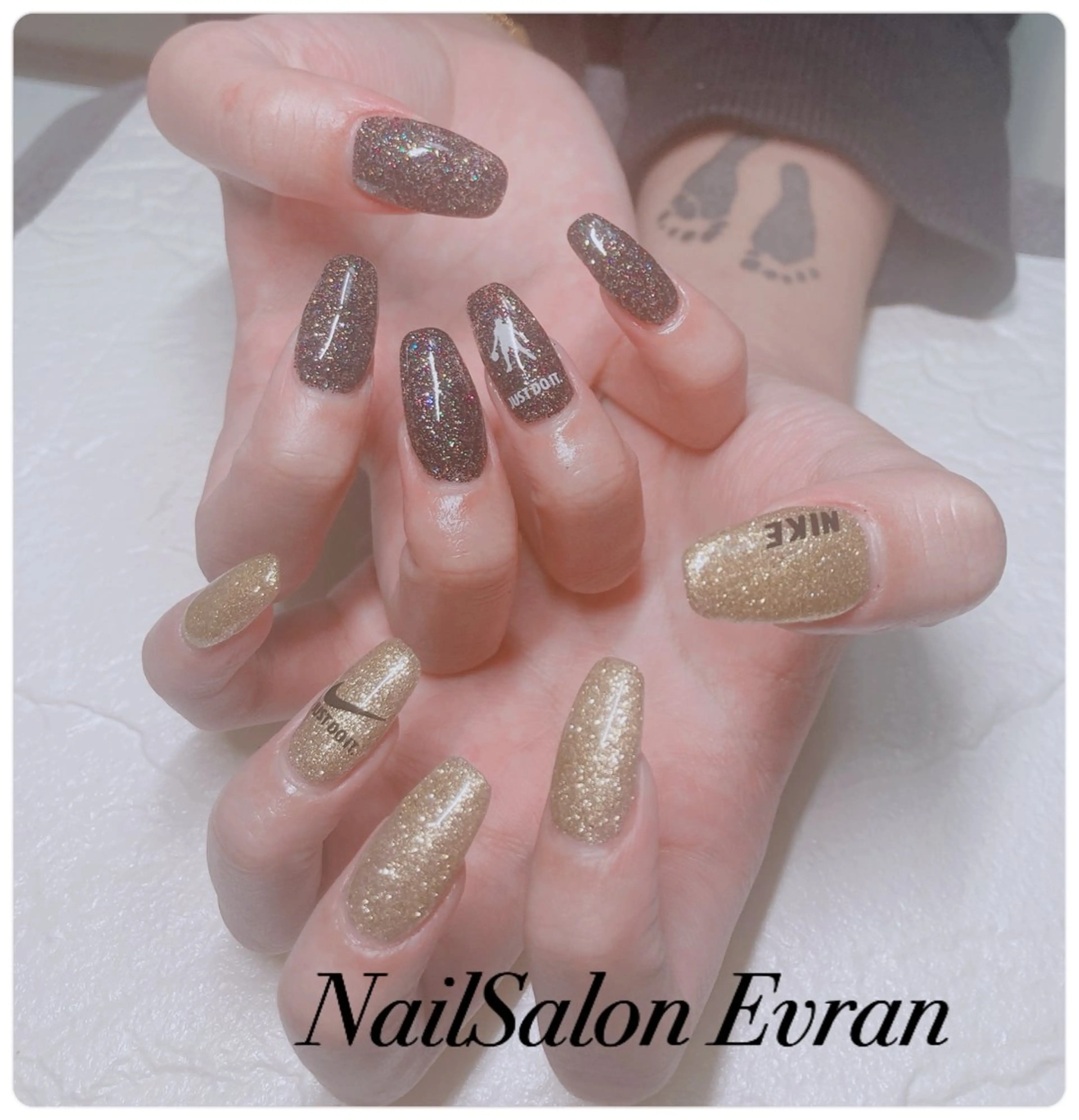 ネイル アートネイル フレンチネイル マグネットネイル 持ち込み ニュアンスネイル ハンドネイル Nail salon Evranのネイルデザイン