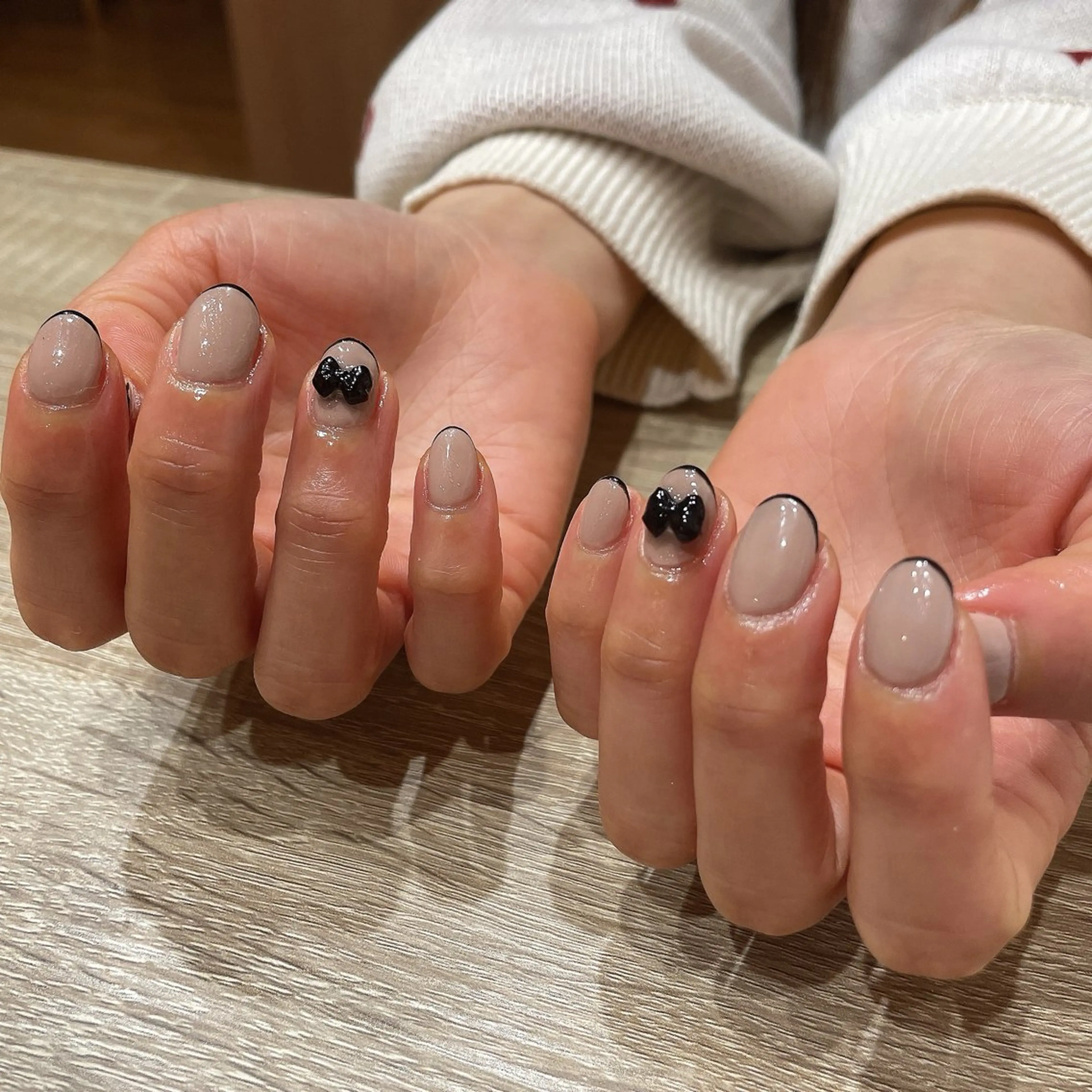 ネイル リボン ハンドネイル liberté所属・liberté🫧 新小岩のネイルデザイン