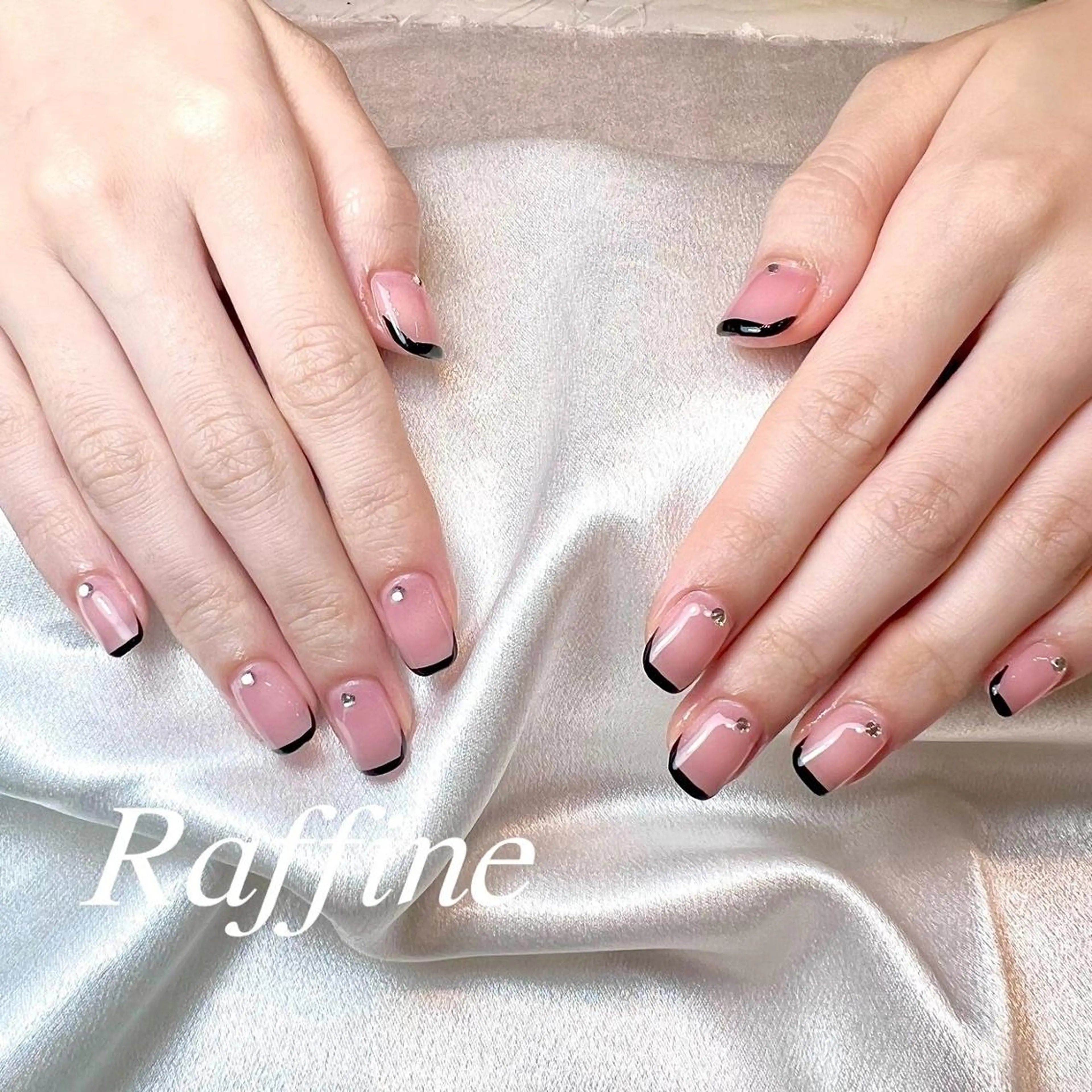 ネイル ハンドネイル RAFFINE haru🦋🩵のネイルデザイン