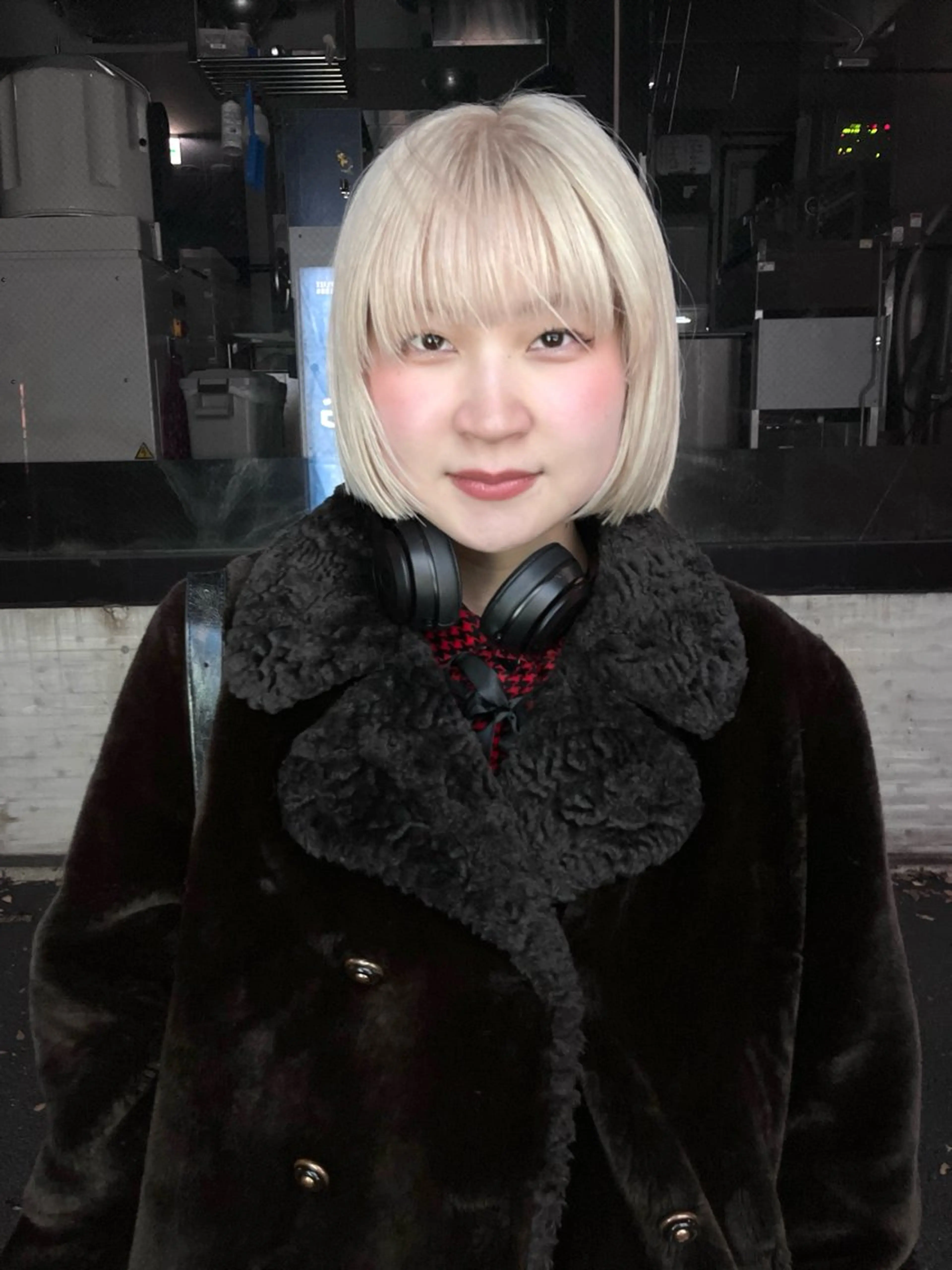 ショート カラー ベージュカラー ホワイトベージュ ボブ カット ヘアカラー トリートメント Vicky オリーブ メンズカジュアルのヘアスタイル