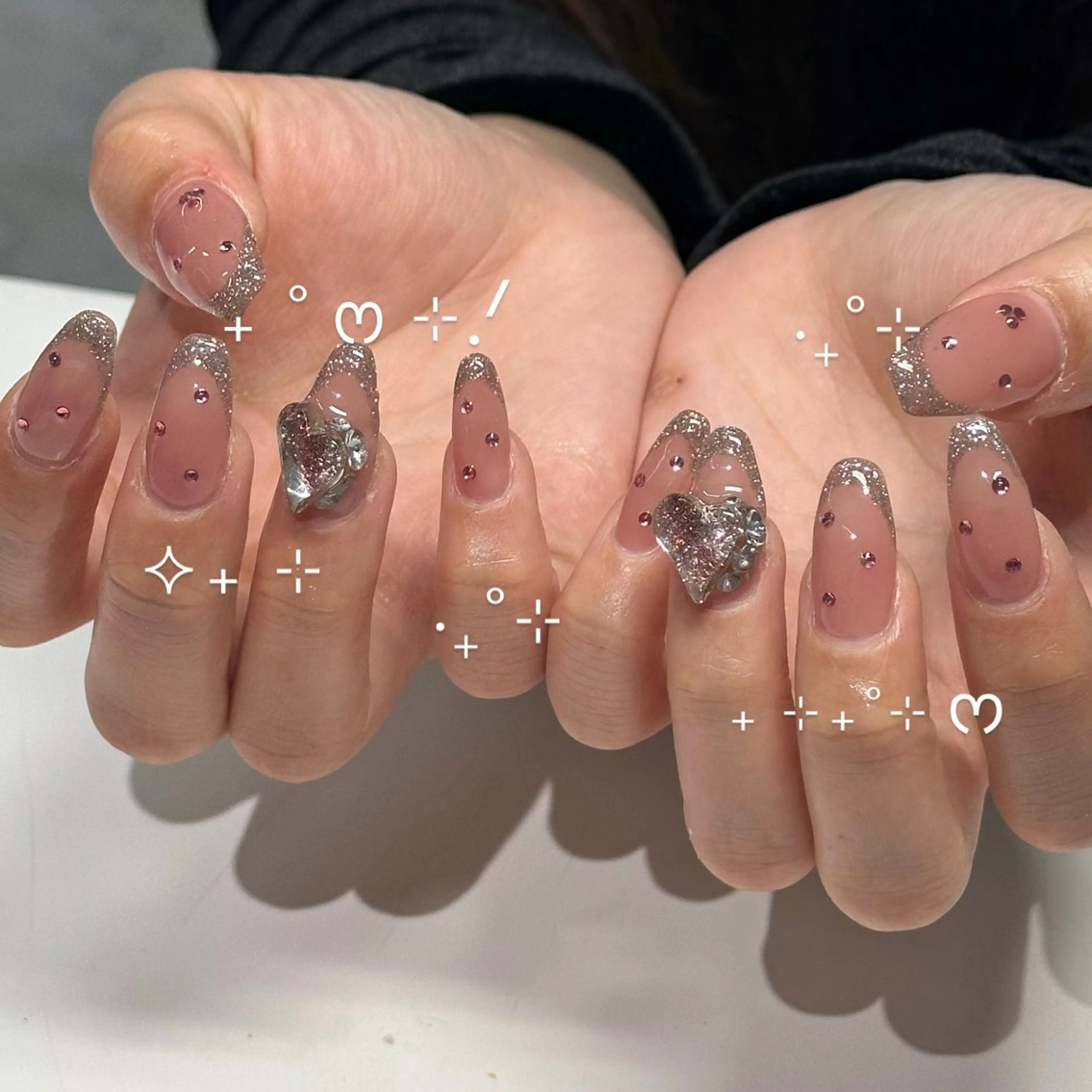 ネイル フレンチネイル ハート キラキラネイル ラメ(グリッター) ストーンネイル ハンドネイル WOLTOKYO渋谷 yunaのネイルデザイン