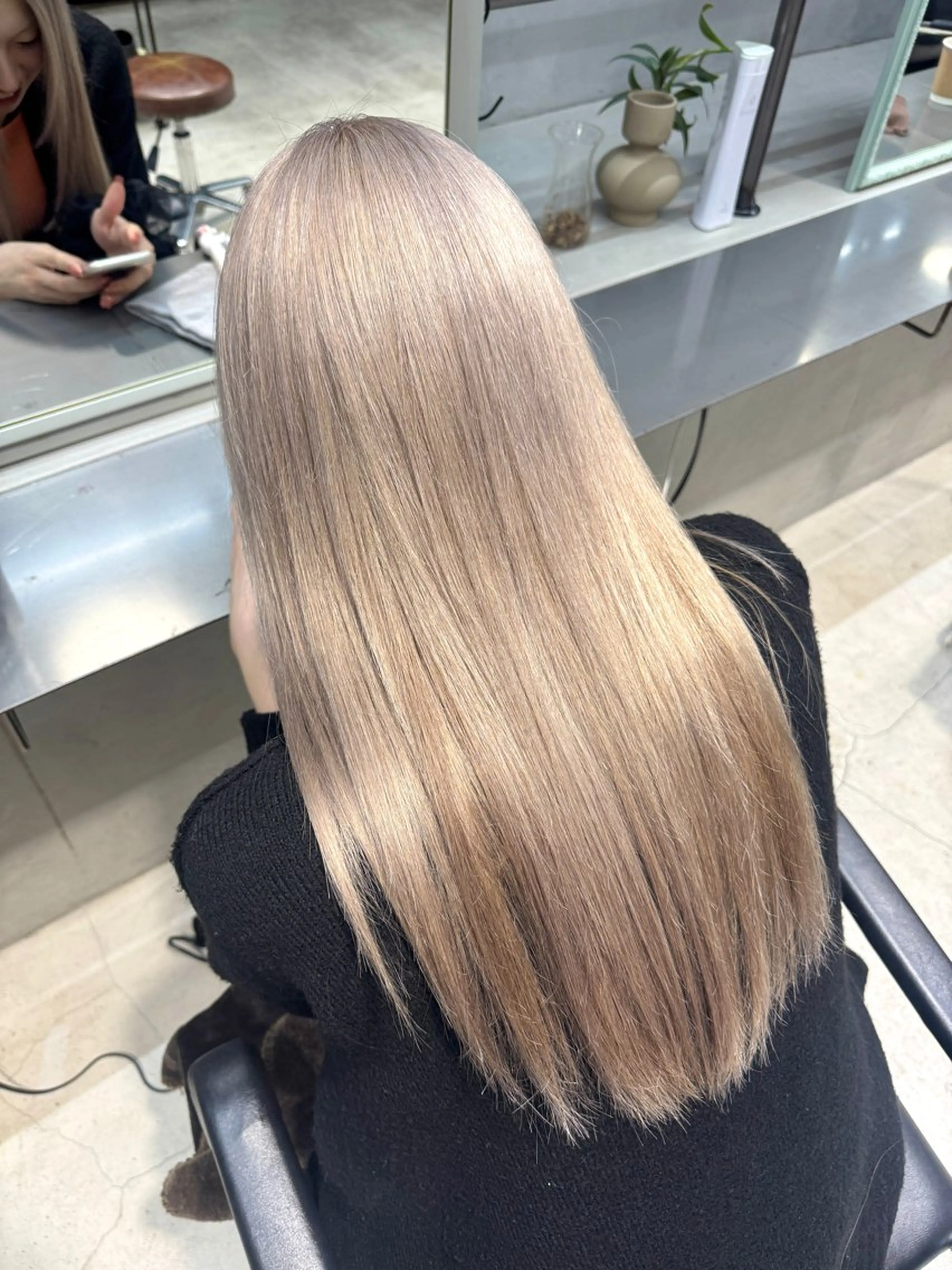 セミロング ヘアカラー 佐藤 かえでのヘアスタイル