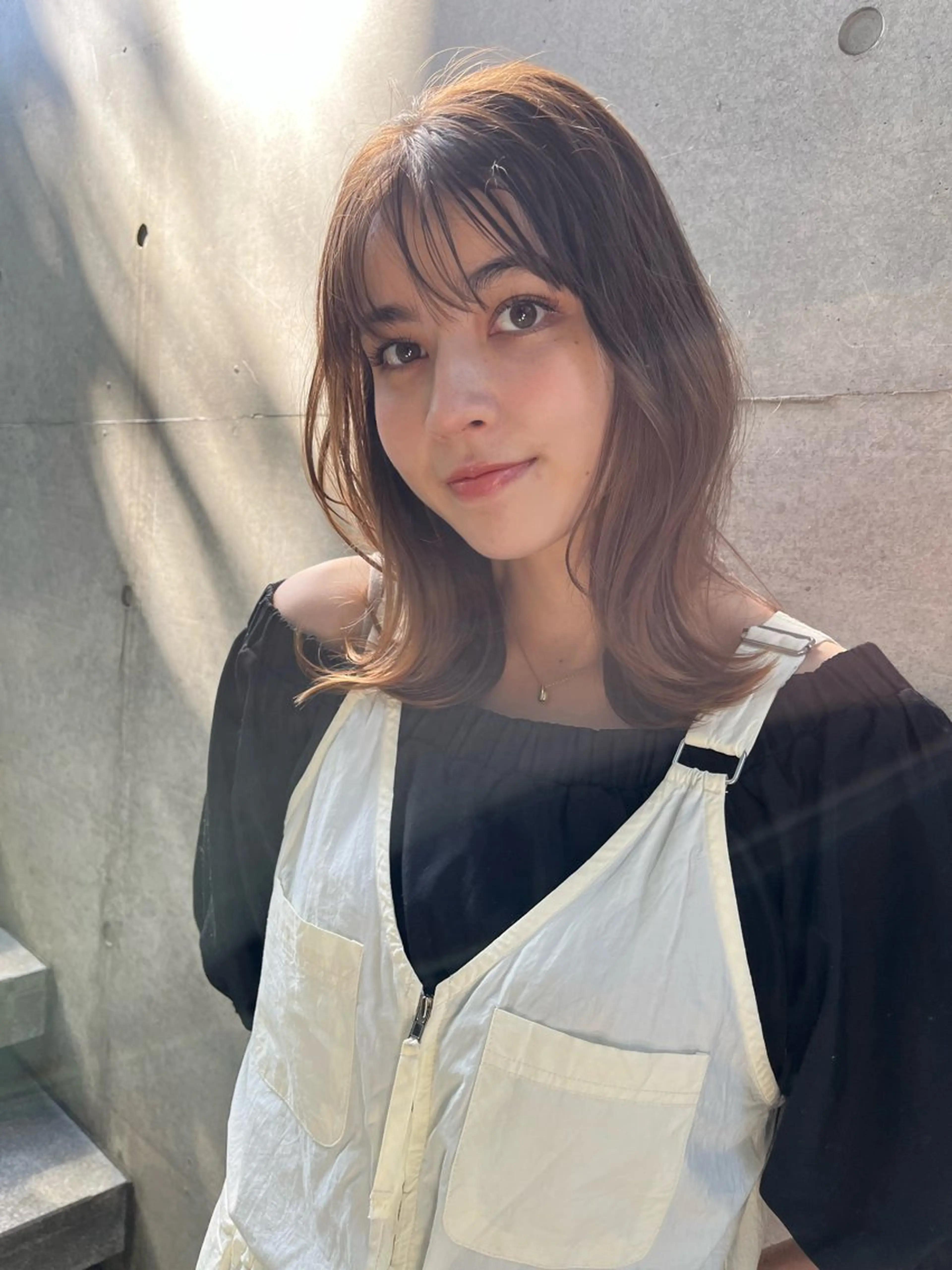 カット＋シングルカラーの写真