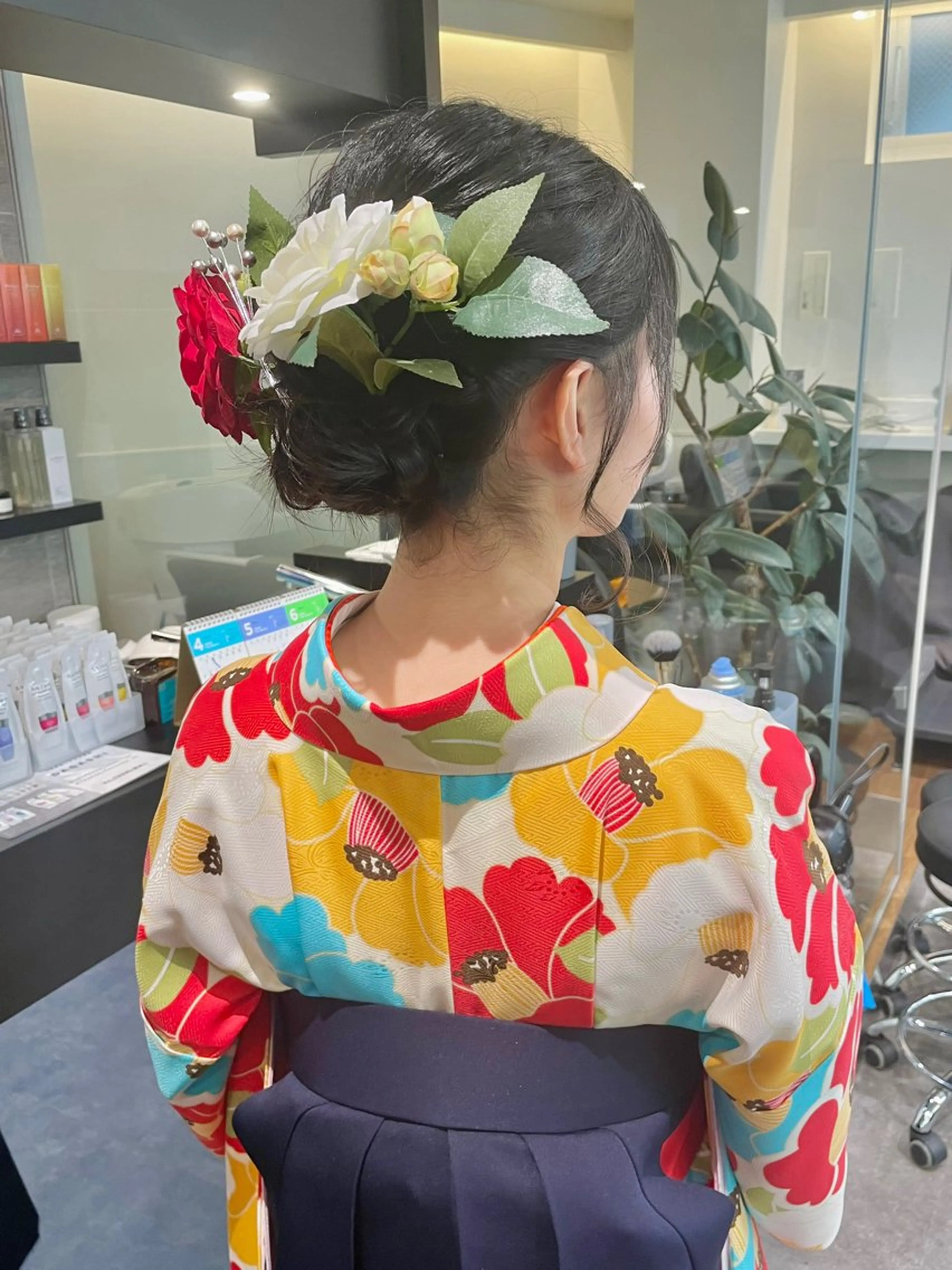 ミディアム ヘアアレンジ 卒業式のヘアスタイル ダブルカラー🦖 /髪質改善⚡️しおりのその他イメージ