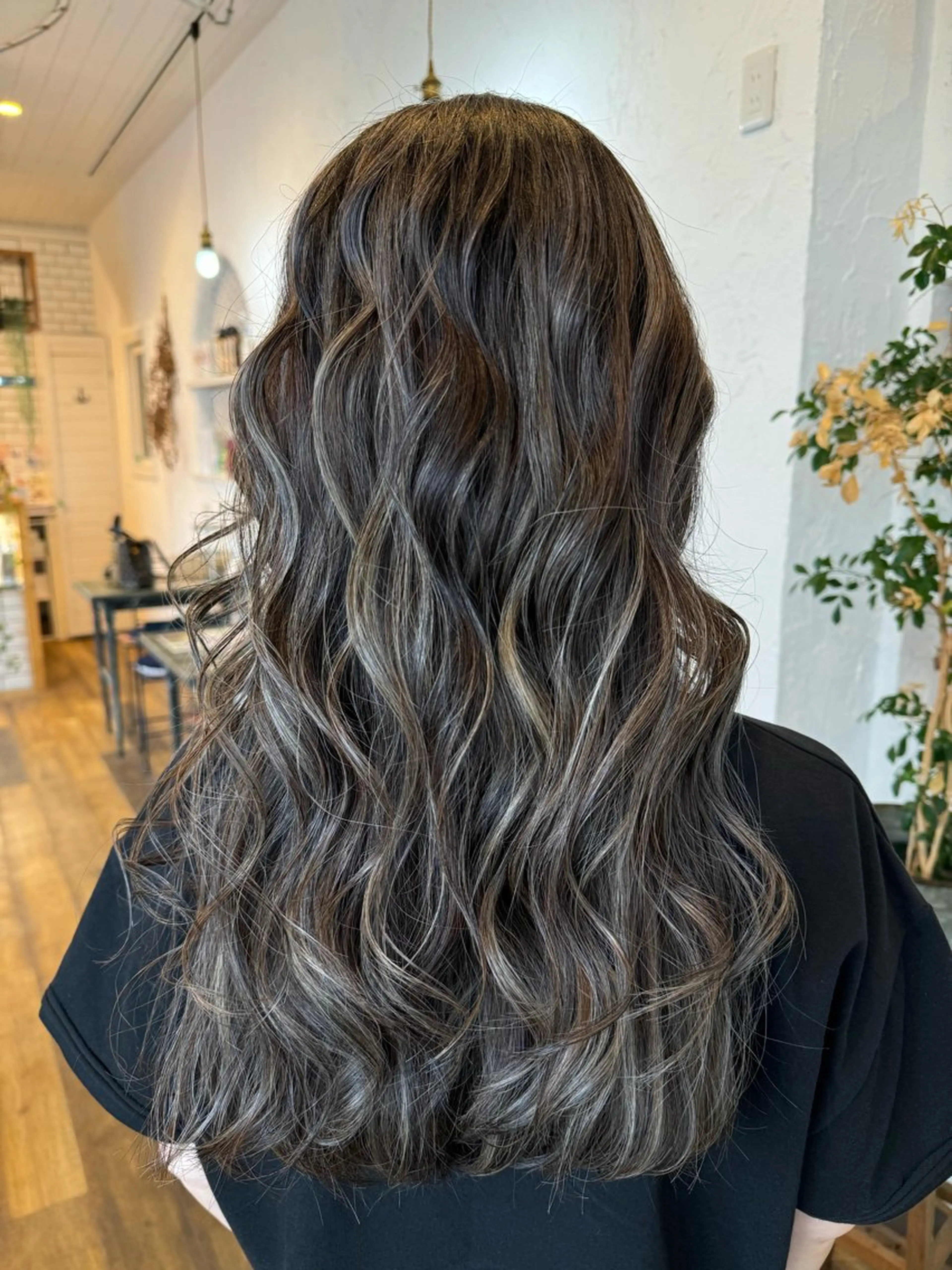 ロング カラー バレイヤージュ ハイライトカラー 外国人風カラー ハイライト レイヤーカット ヘアカラー 🌸小掛🌸 豊橋外国人風カラーのヘアスタイル