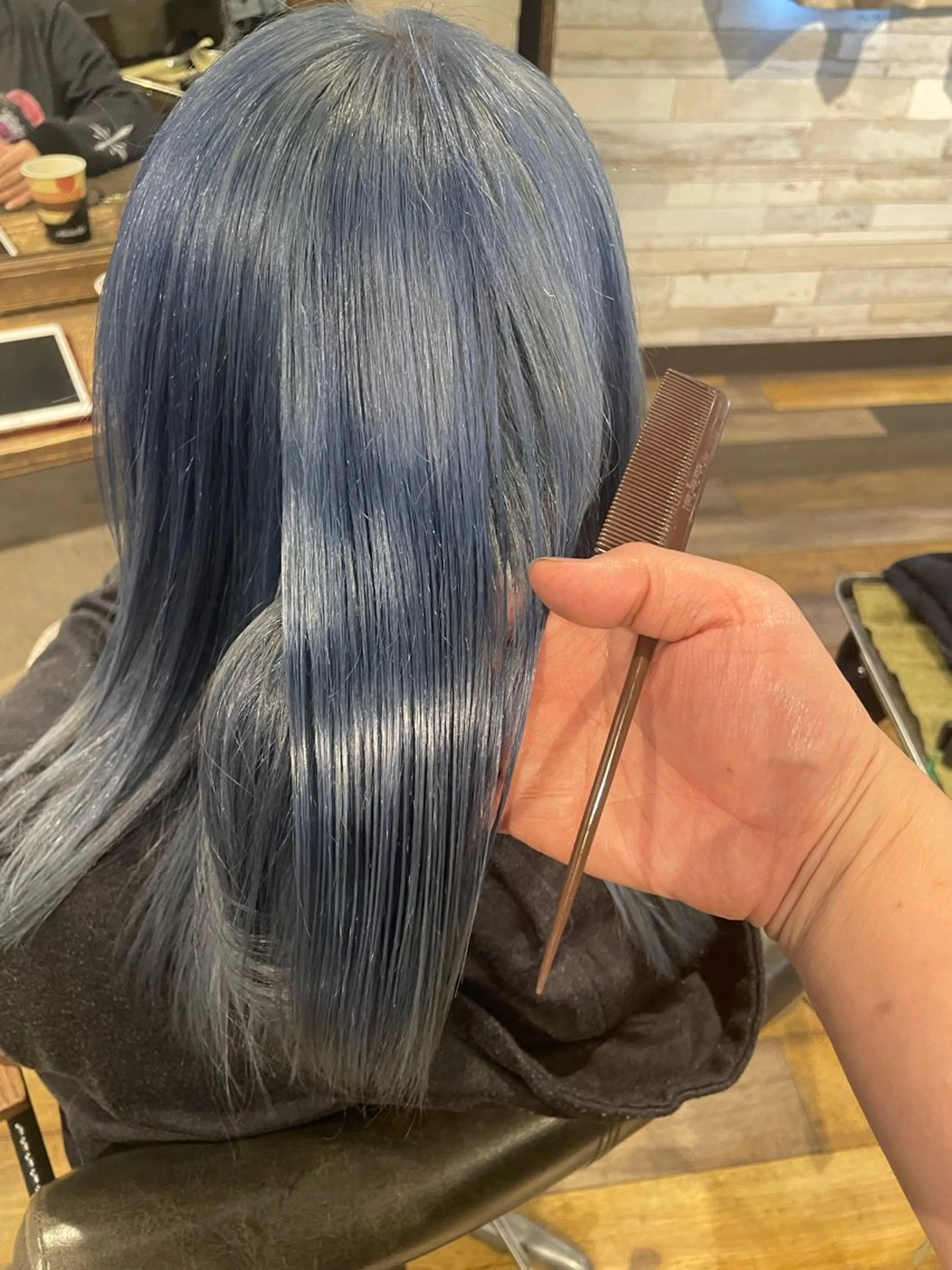 カラー ブリーチ ブルーカラー グラデーションカラー 加藤 正祥のヘアスタイル