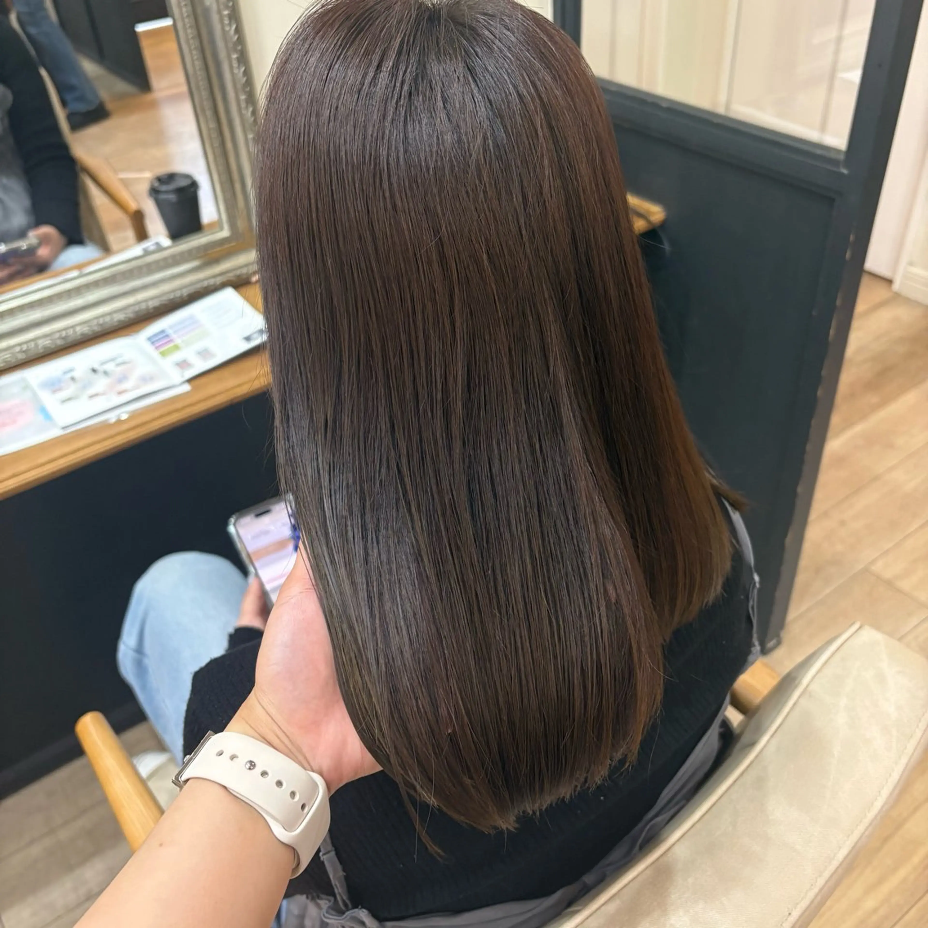 カラー ヘアカラー トリートメント しおり🍬 KOKORO🤍のヘアスタイル